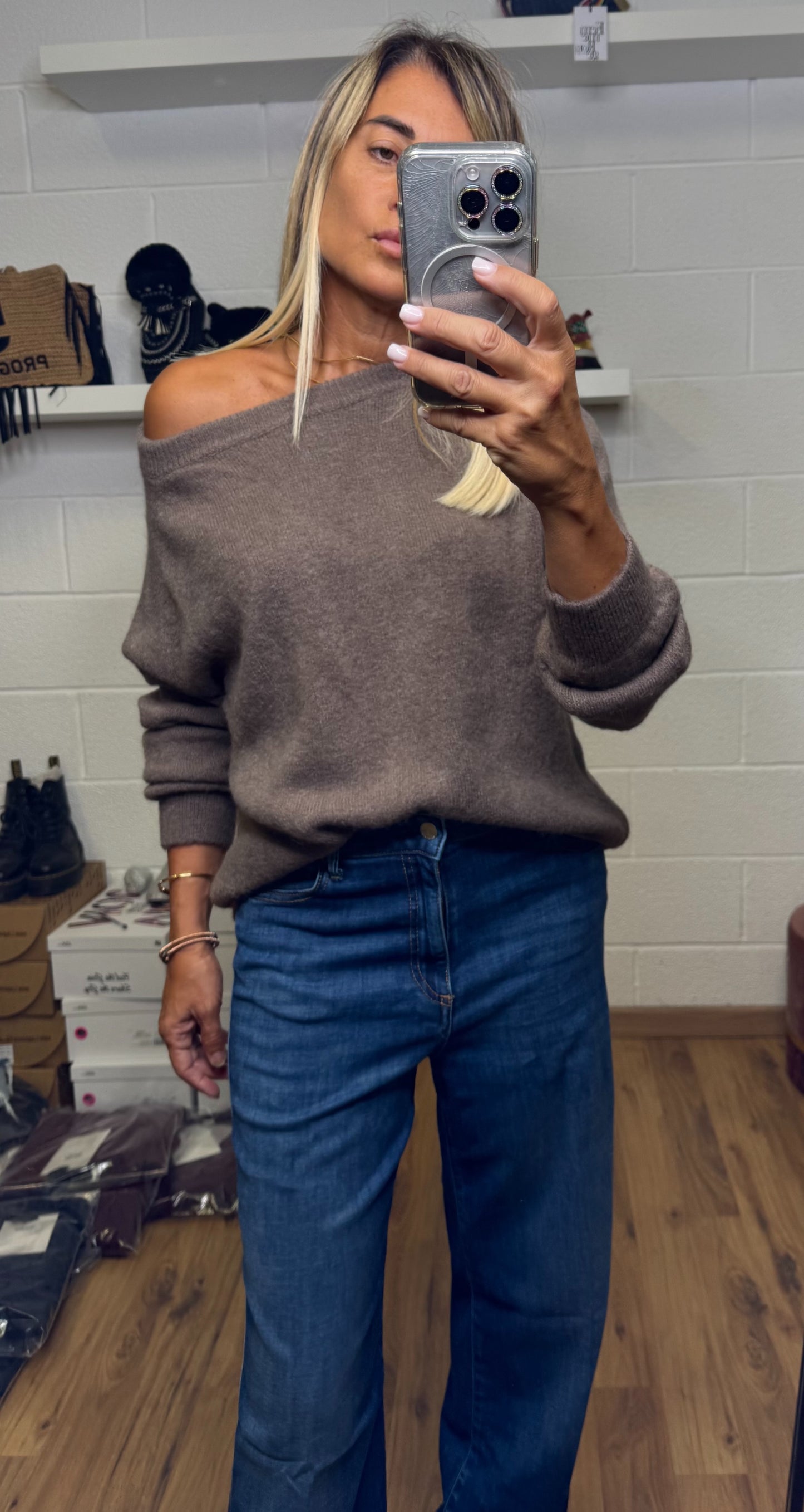 Emma Red. Pull fango