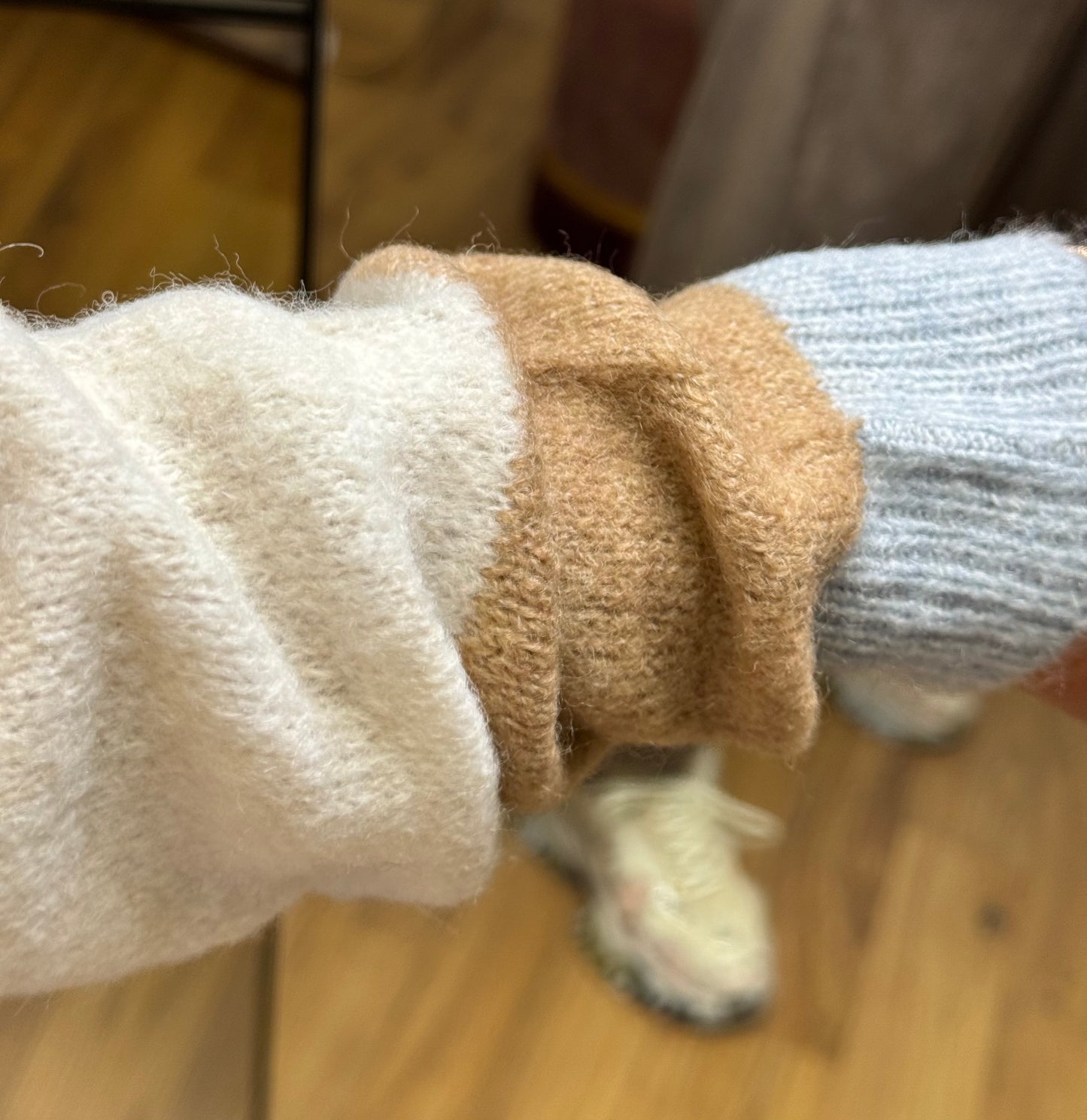 Le Streghe. Pull a righe camel