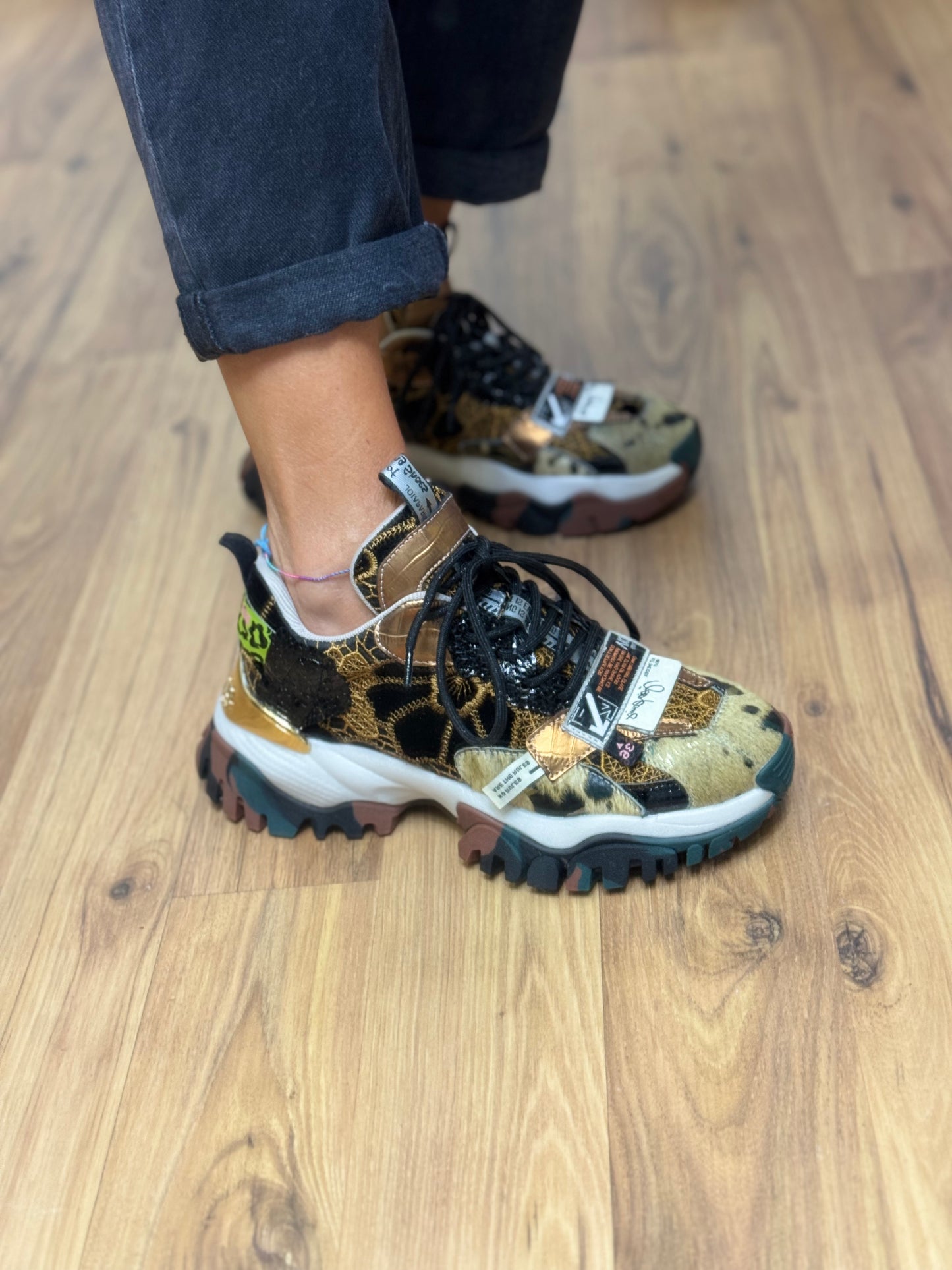 Joia Paris. Sneakers black brown