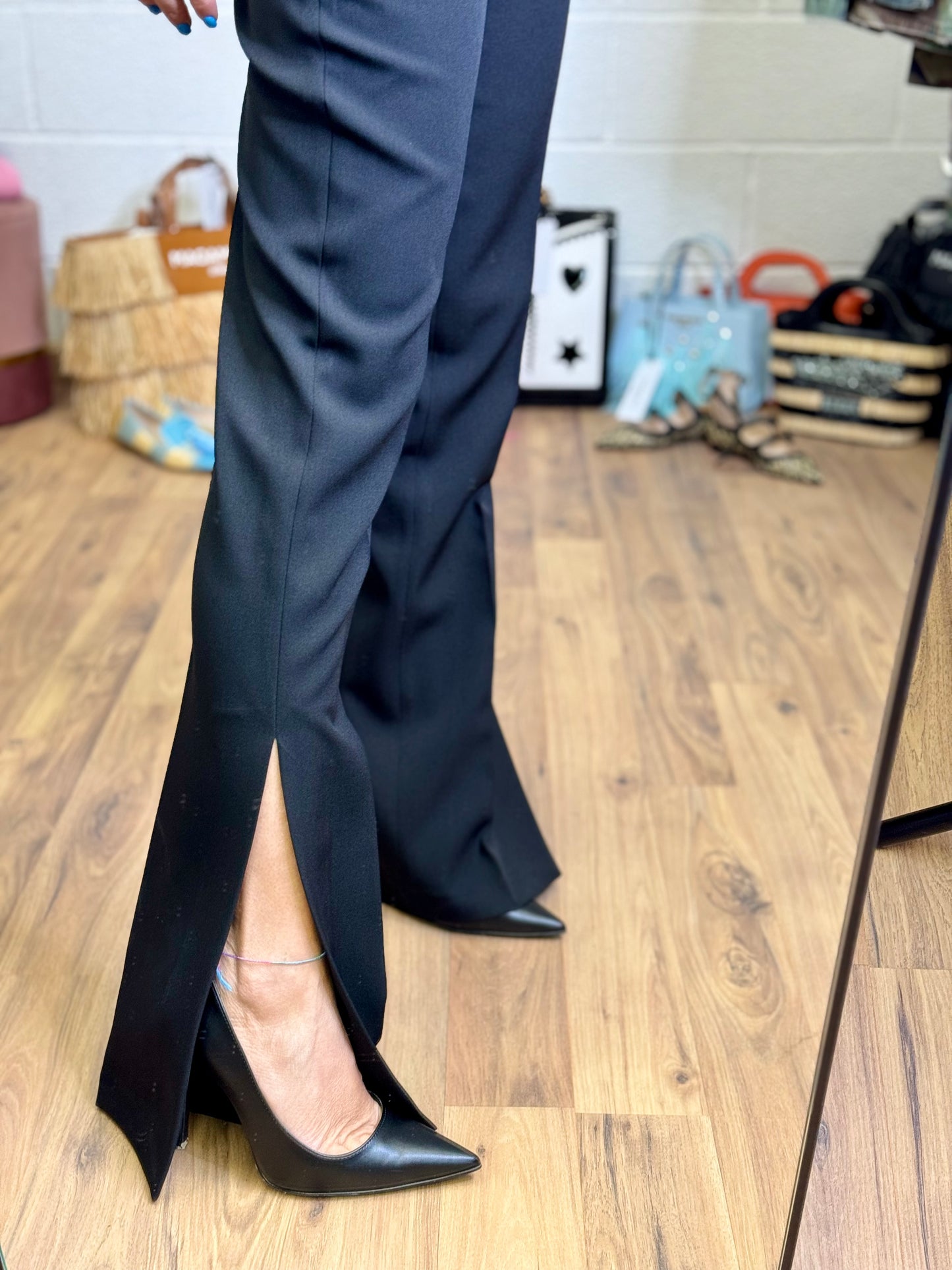 Akep. Pantalone nero-70%