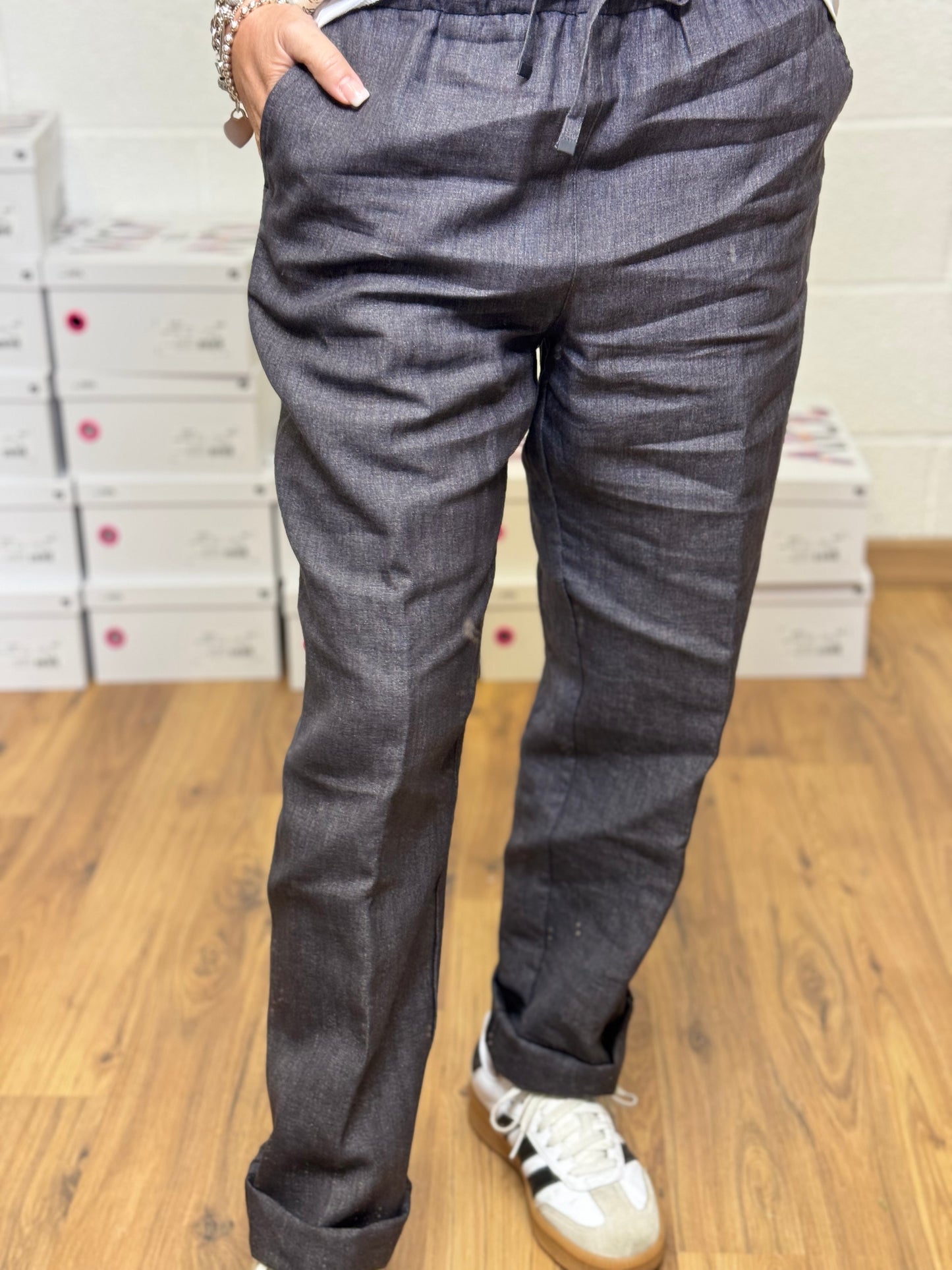 Myths. Pantalone grigio
