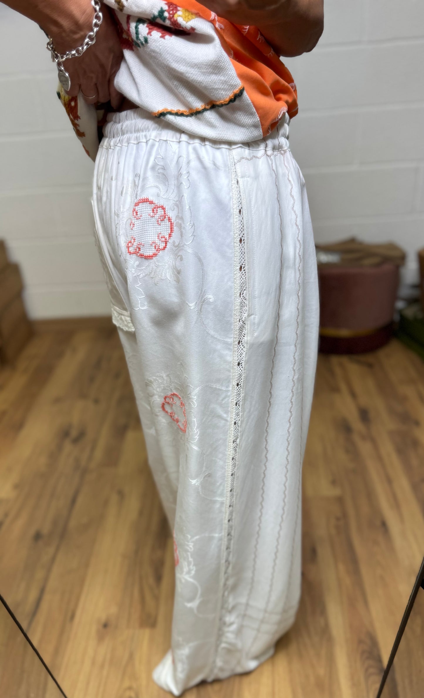 Front Street. Pantaloni palazzo-60%
