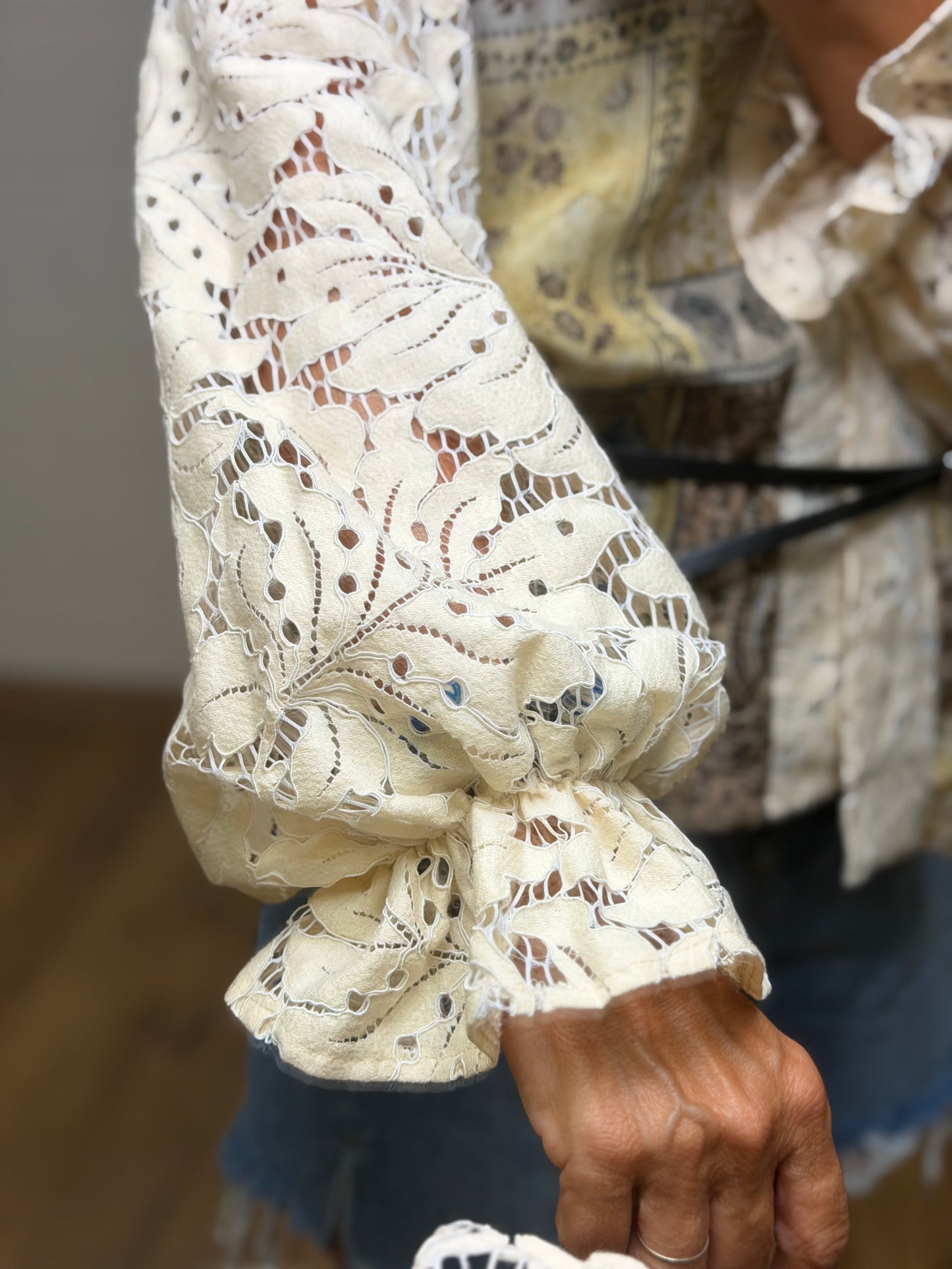 Abpink. Camicia in pizzo e fantasia patchwork