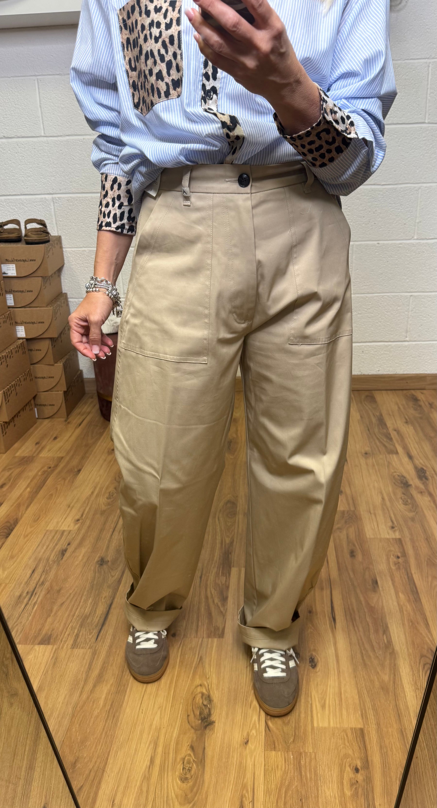 Myths. Pantalone sabbia