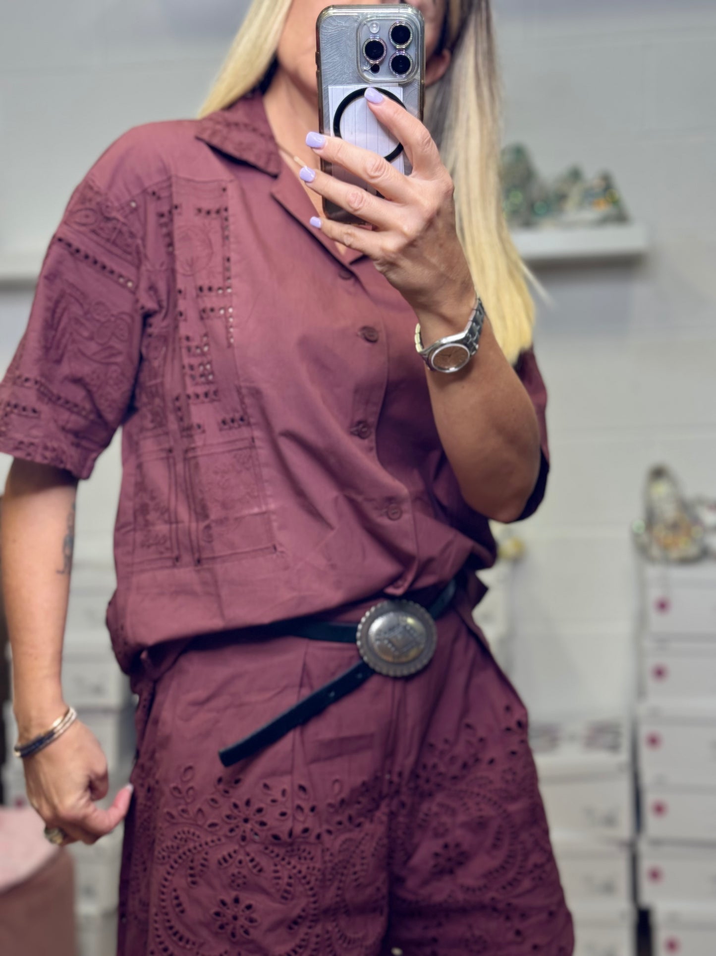 Front Street. Camicia in cotone e pizzo sangallo-40%