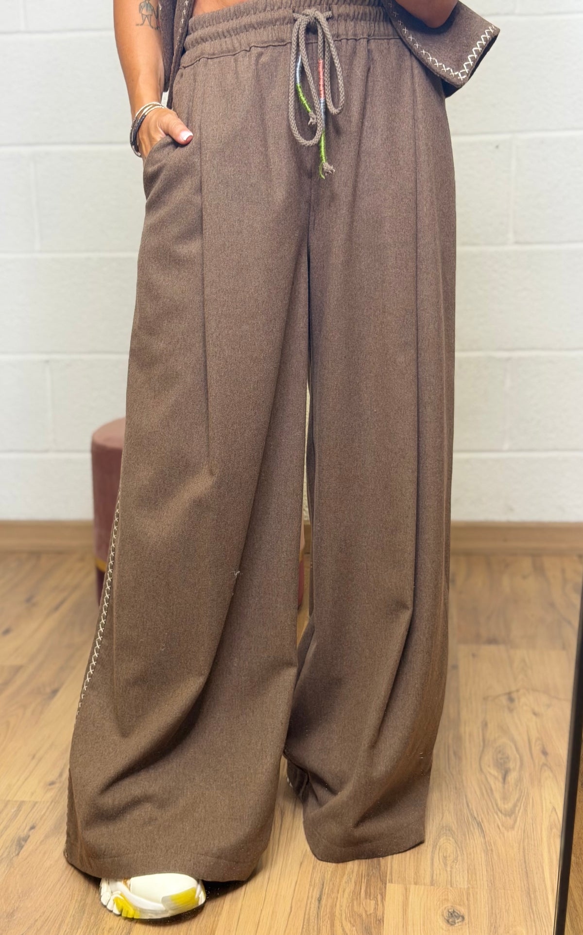 Front Street. Pantalone palazzo moro