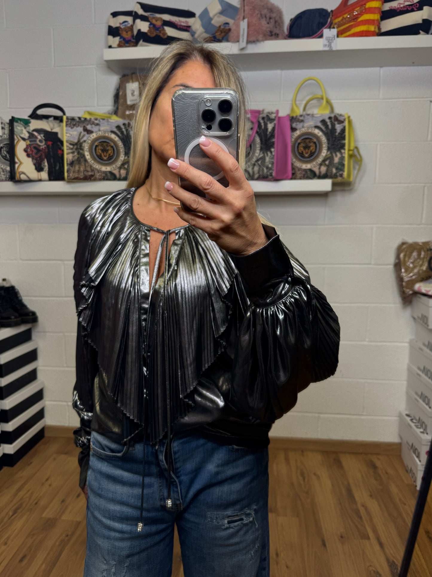 Dahlo. Camicia argento