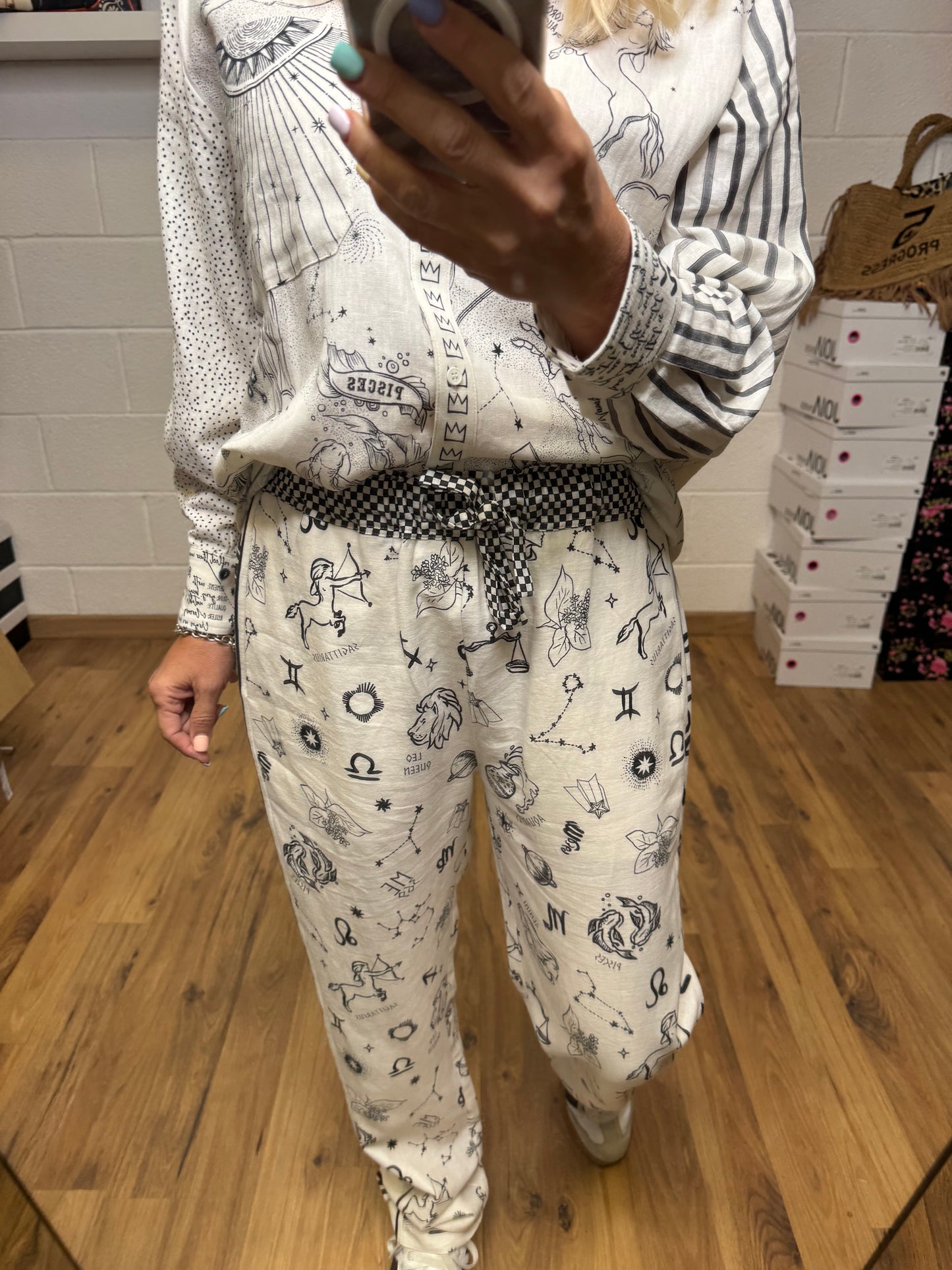 Me369. Pantaloni stampa zodiac