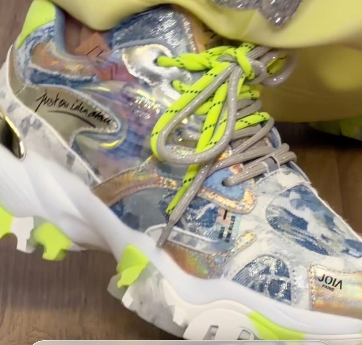 Joia Paris. Sneakers denim yellow