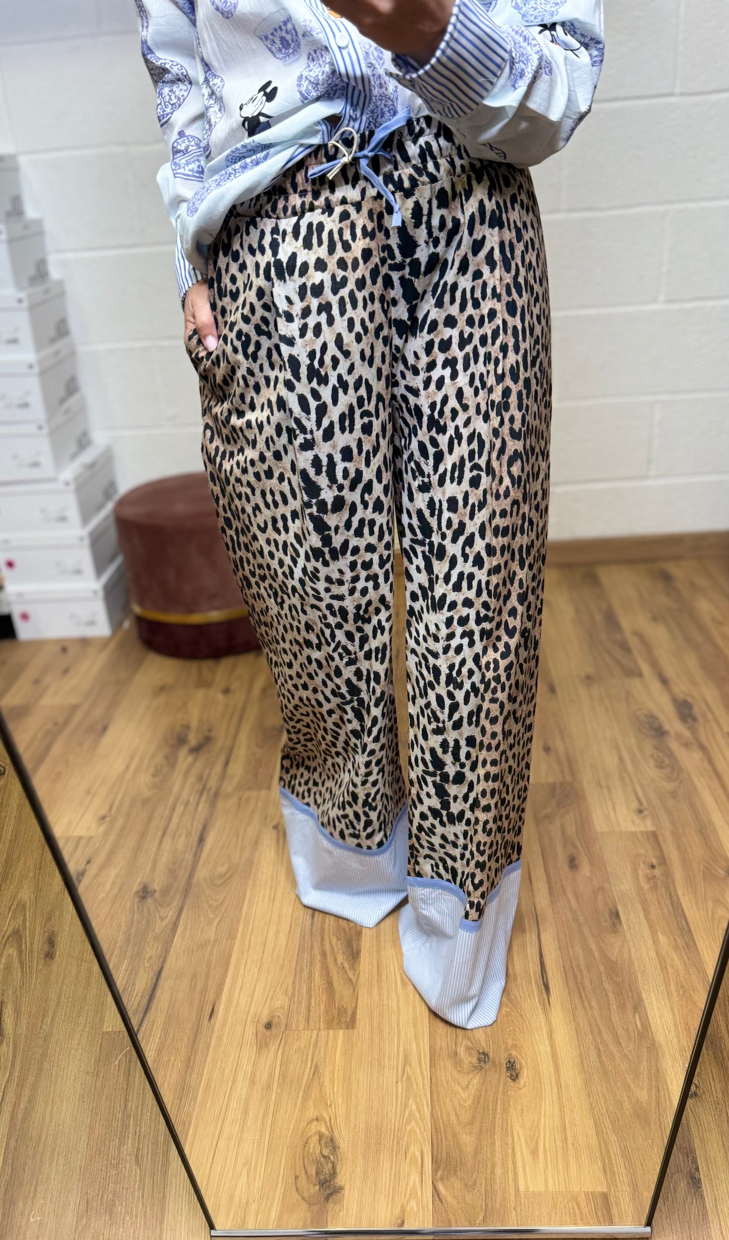 Front Street. Pantalone maculato