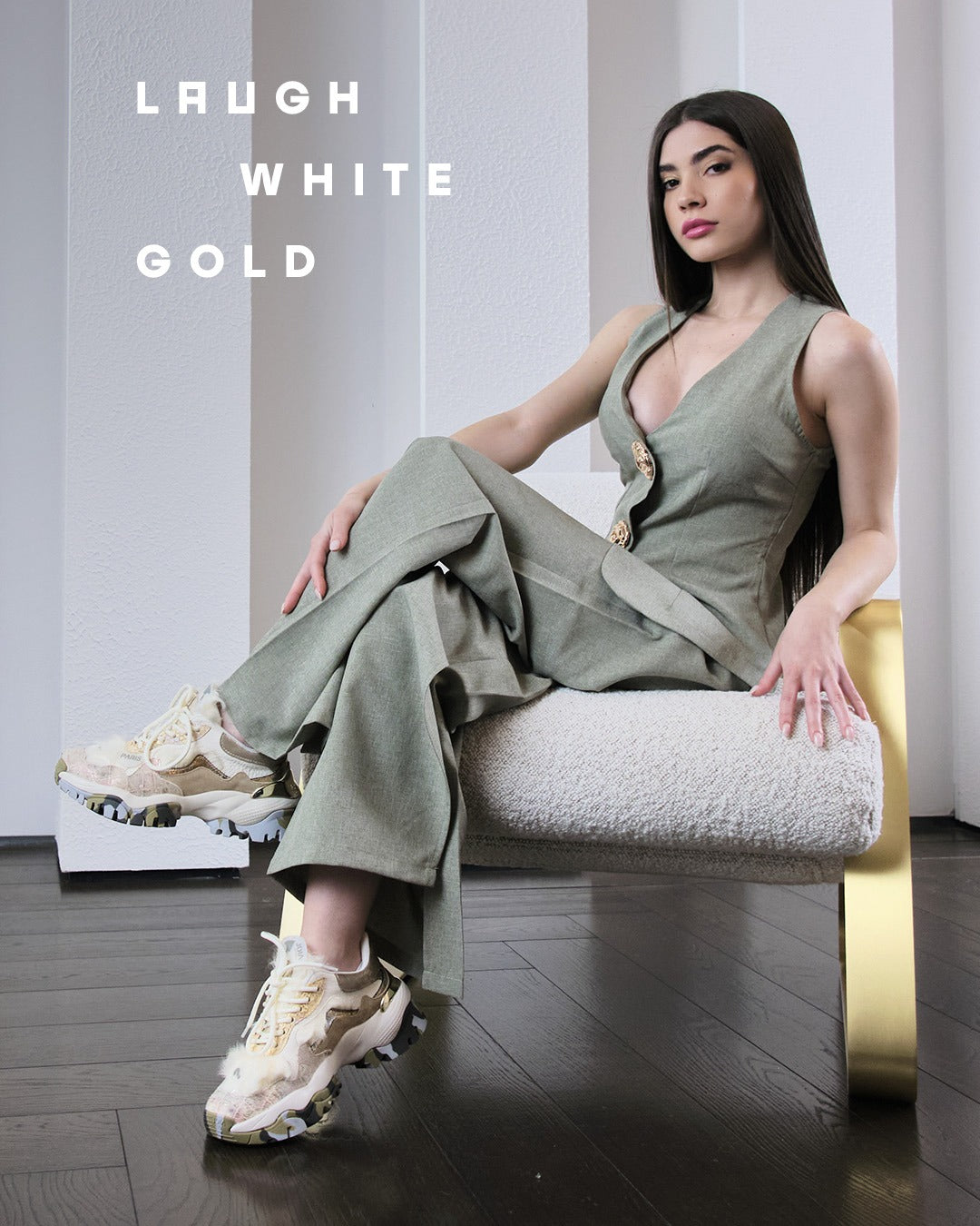 Joia Paris. Sneakers white gold