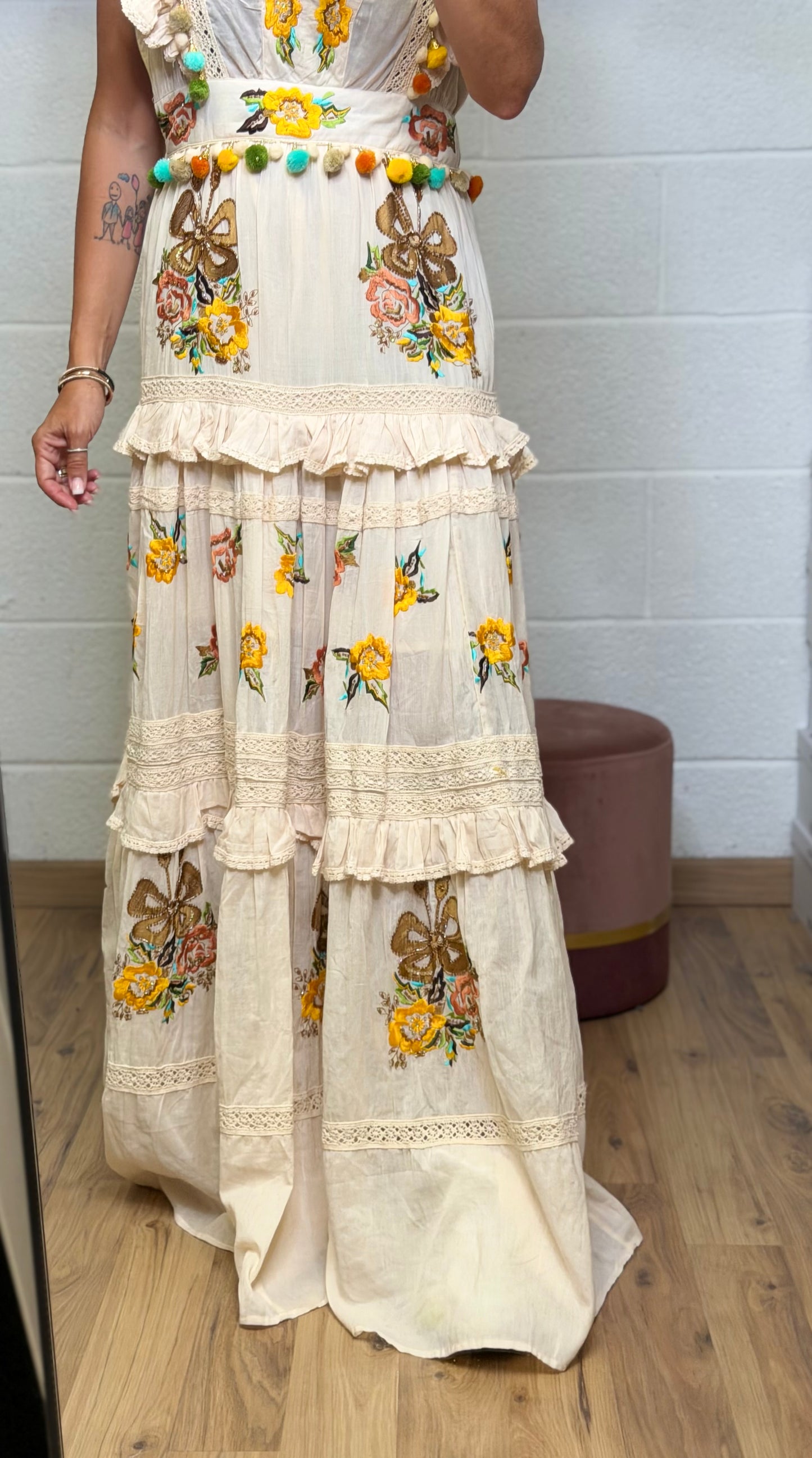 ABpink. Abito lungo boho con ricami floreali e pon pon multicolor