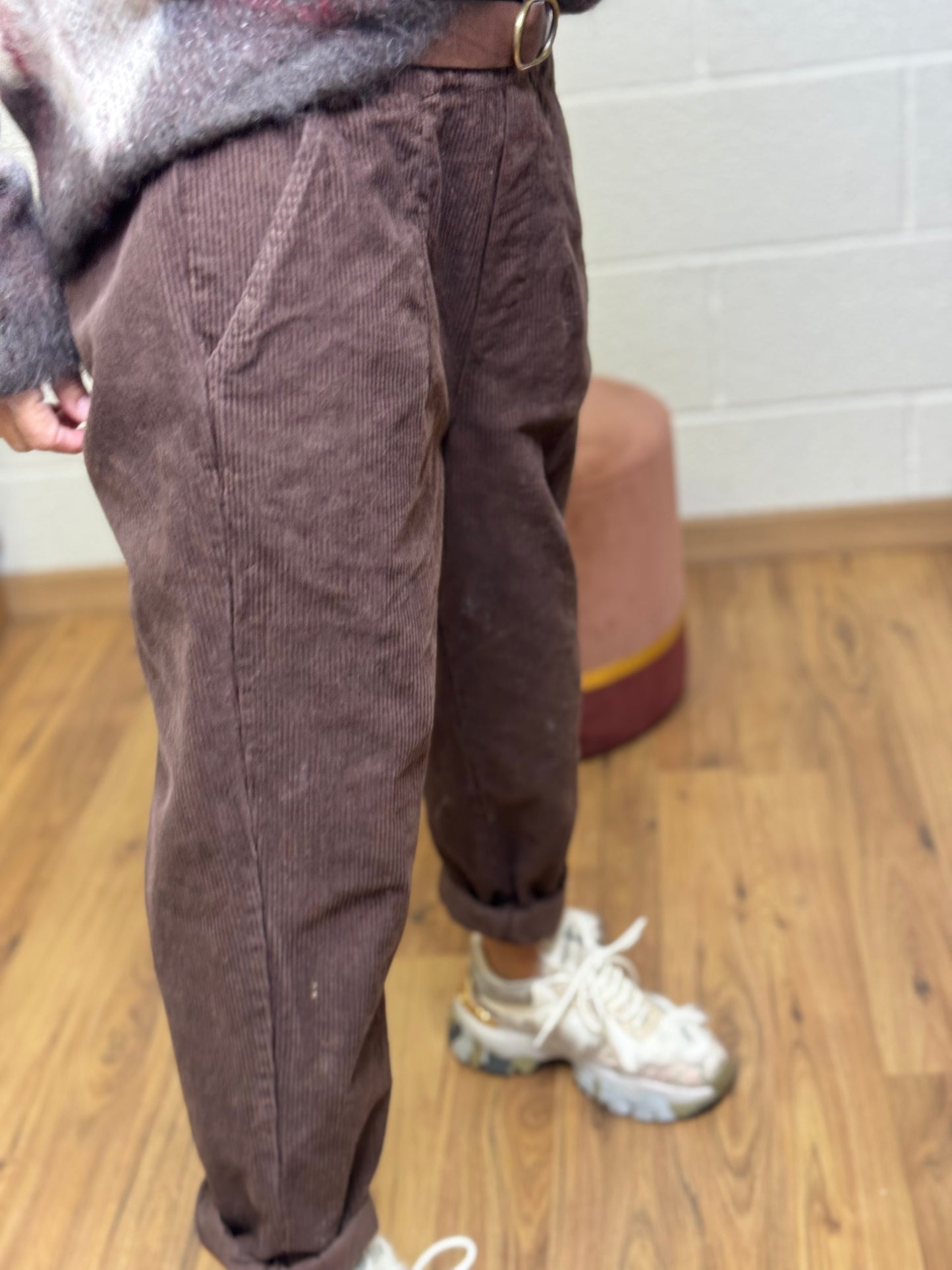 Le Streghe. Panta in velluto cioccolato