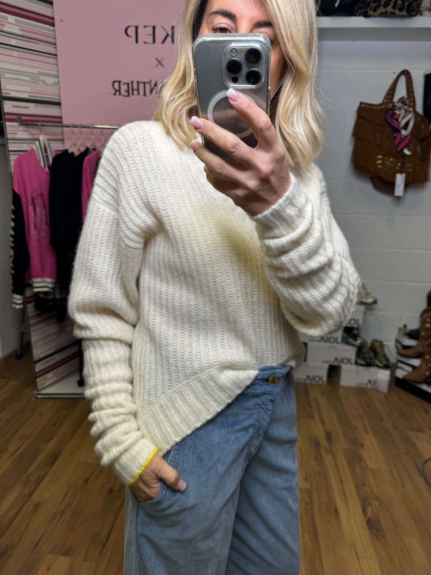 Gensami. Pull bianco