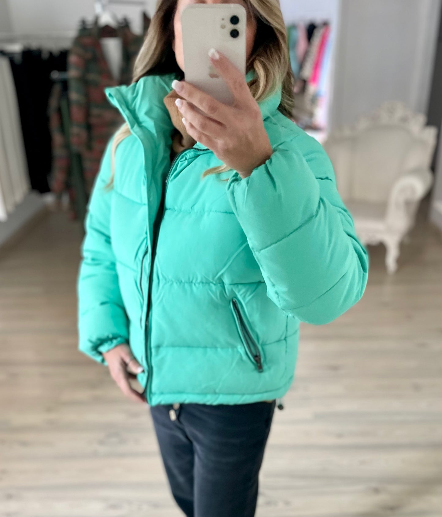 Glamorous. Piumino verde menta.-70%