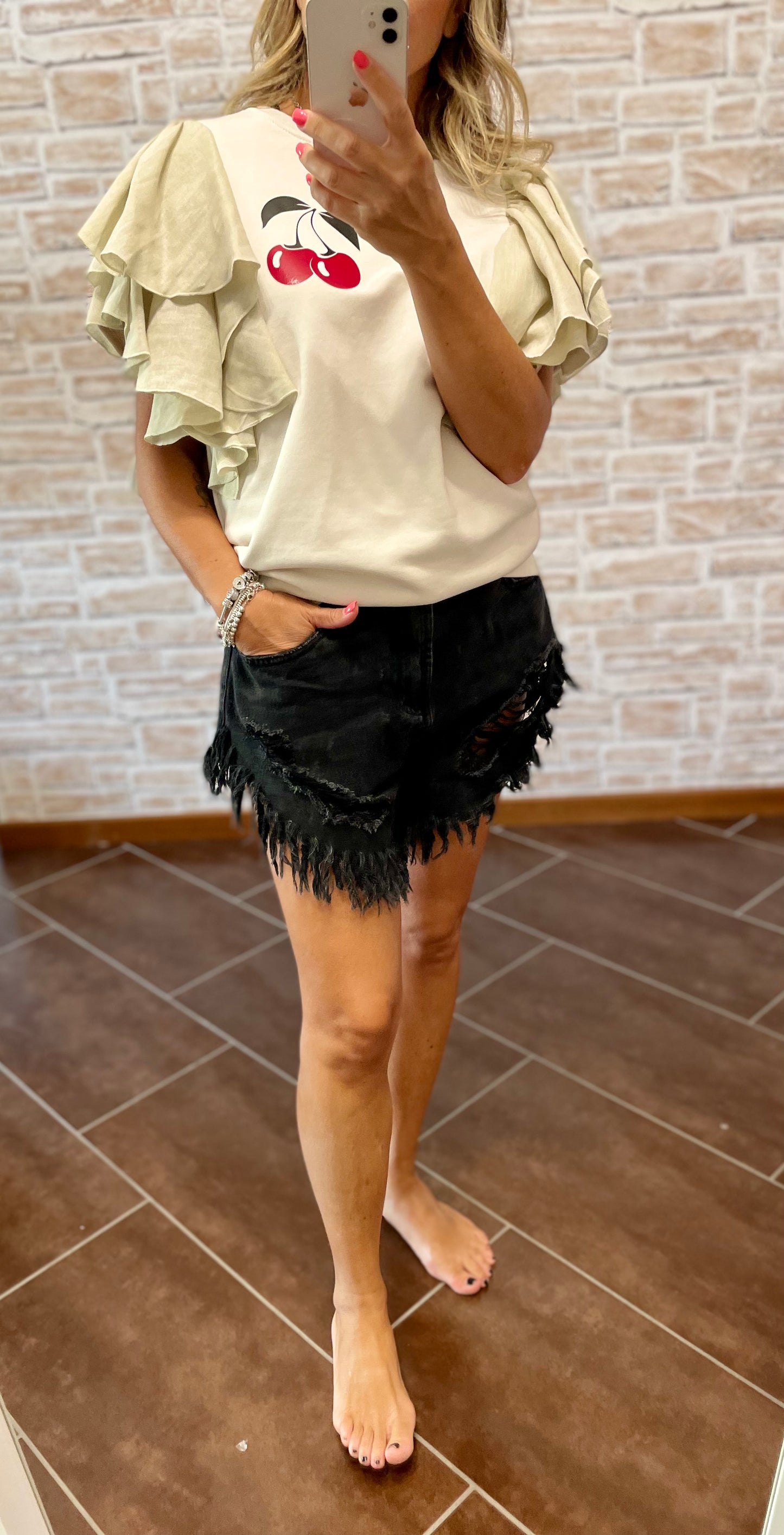 Glamorous. Shorts Denim neri sfrangiati.