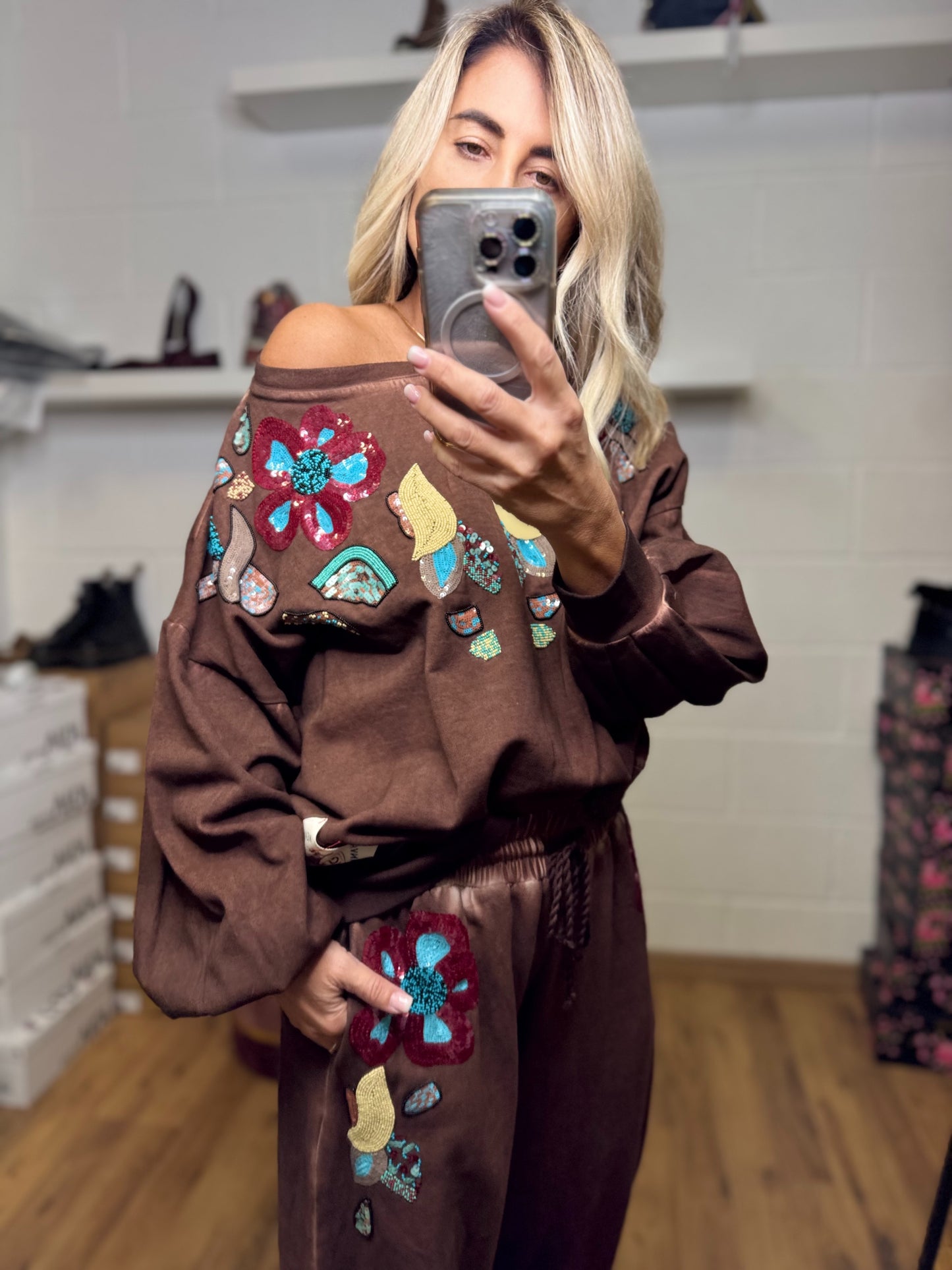 Front Street. Felpa con paillettes