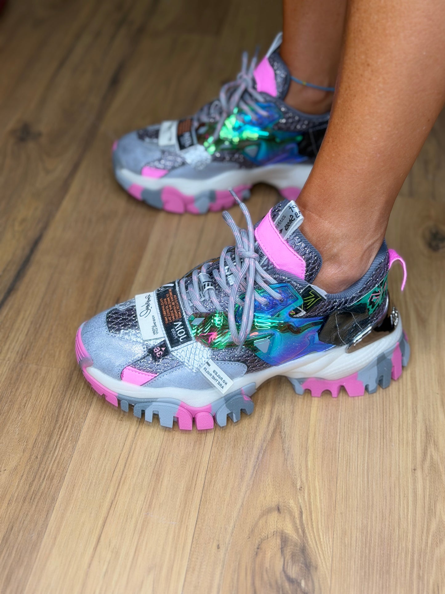 Joia Paris. Legion pink grey