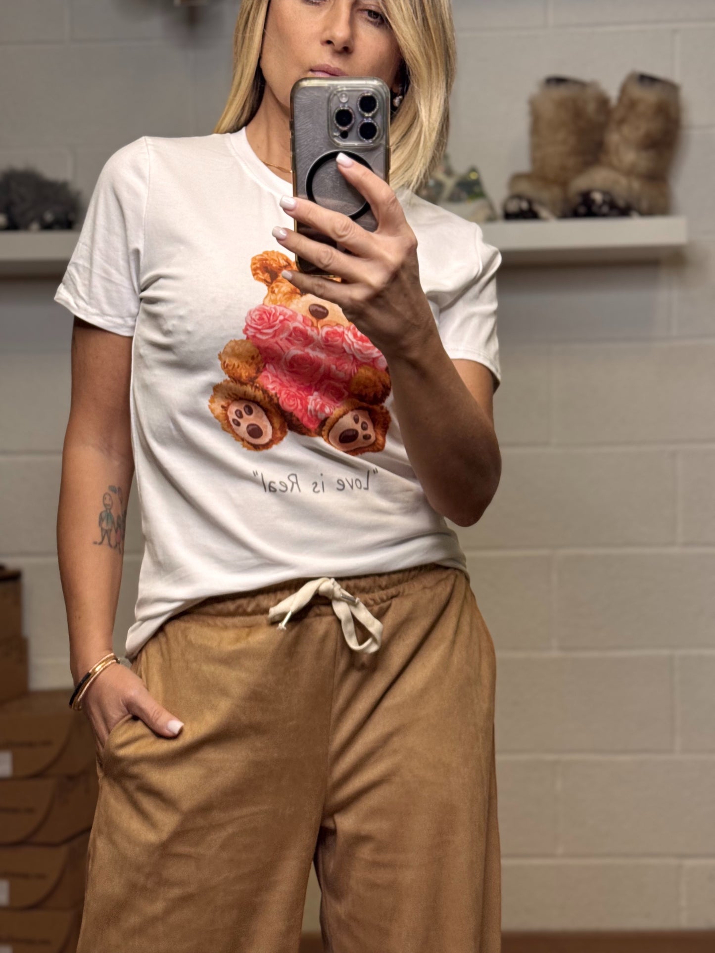 Le streghe. T-shirt love is real