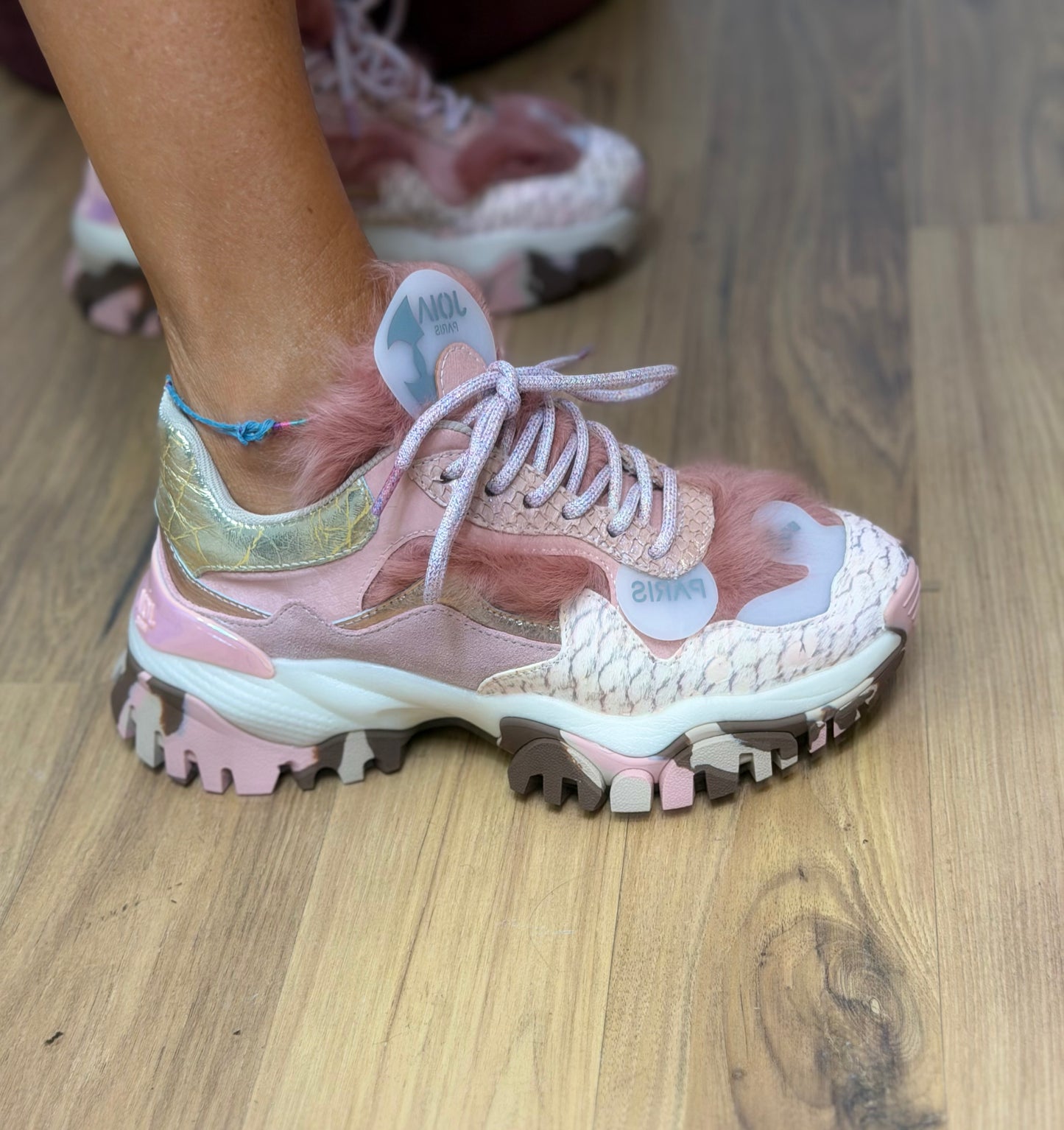 Joia Paris. Sneakers pink gold