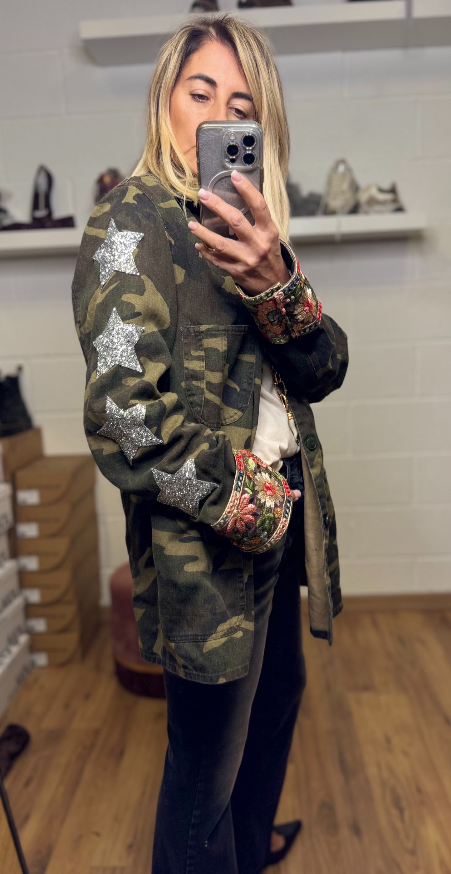 Mimi et mama. Giacca military stelle e parole