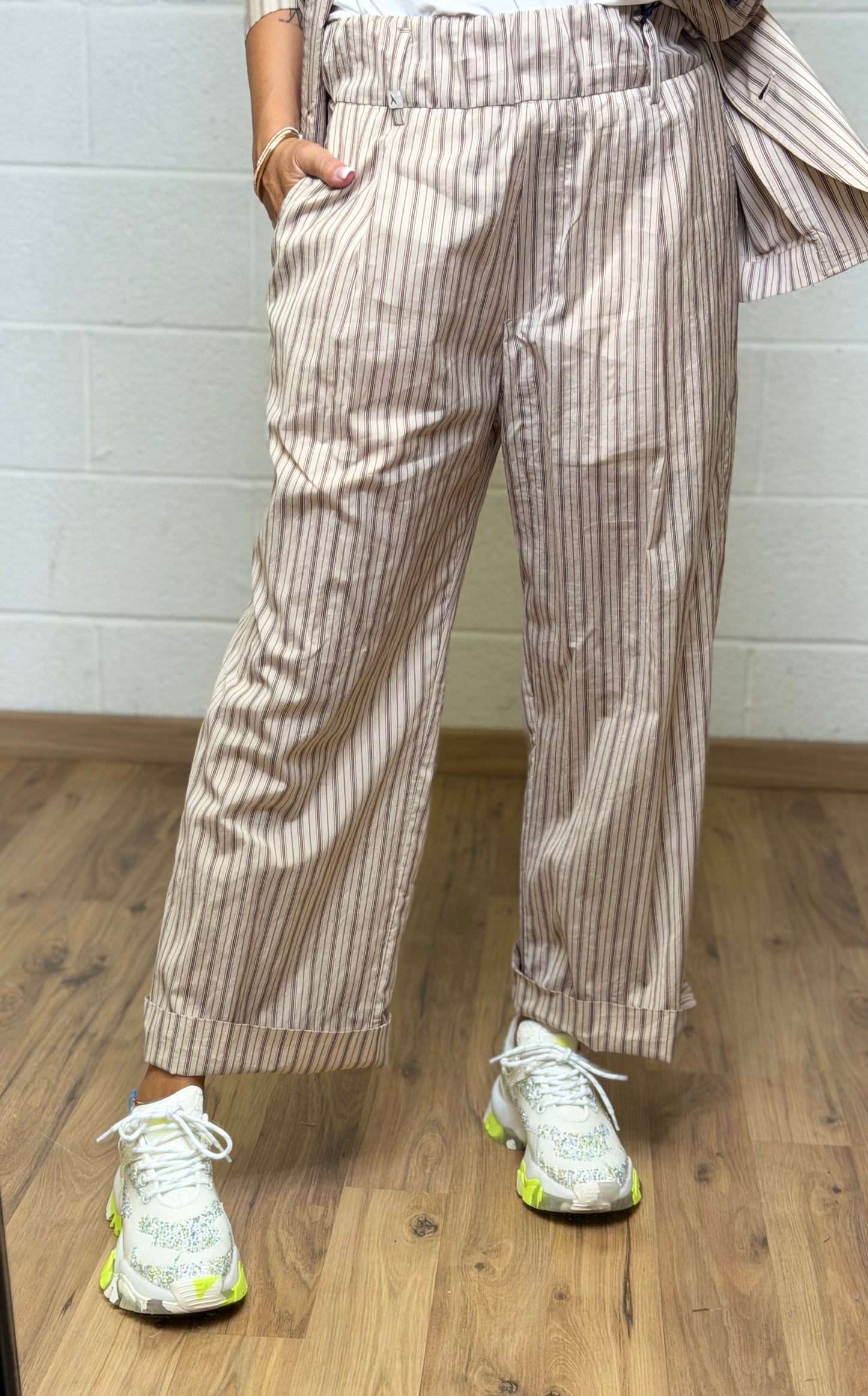 Myths. Pantalone Rilassato a Righe con Elastico in Vita