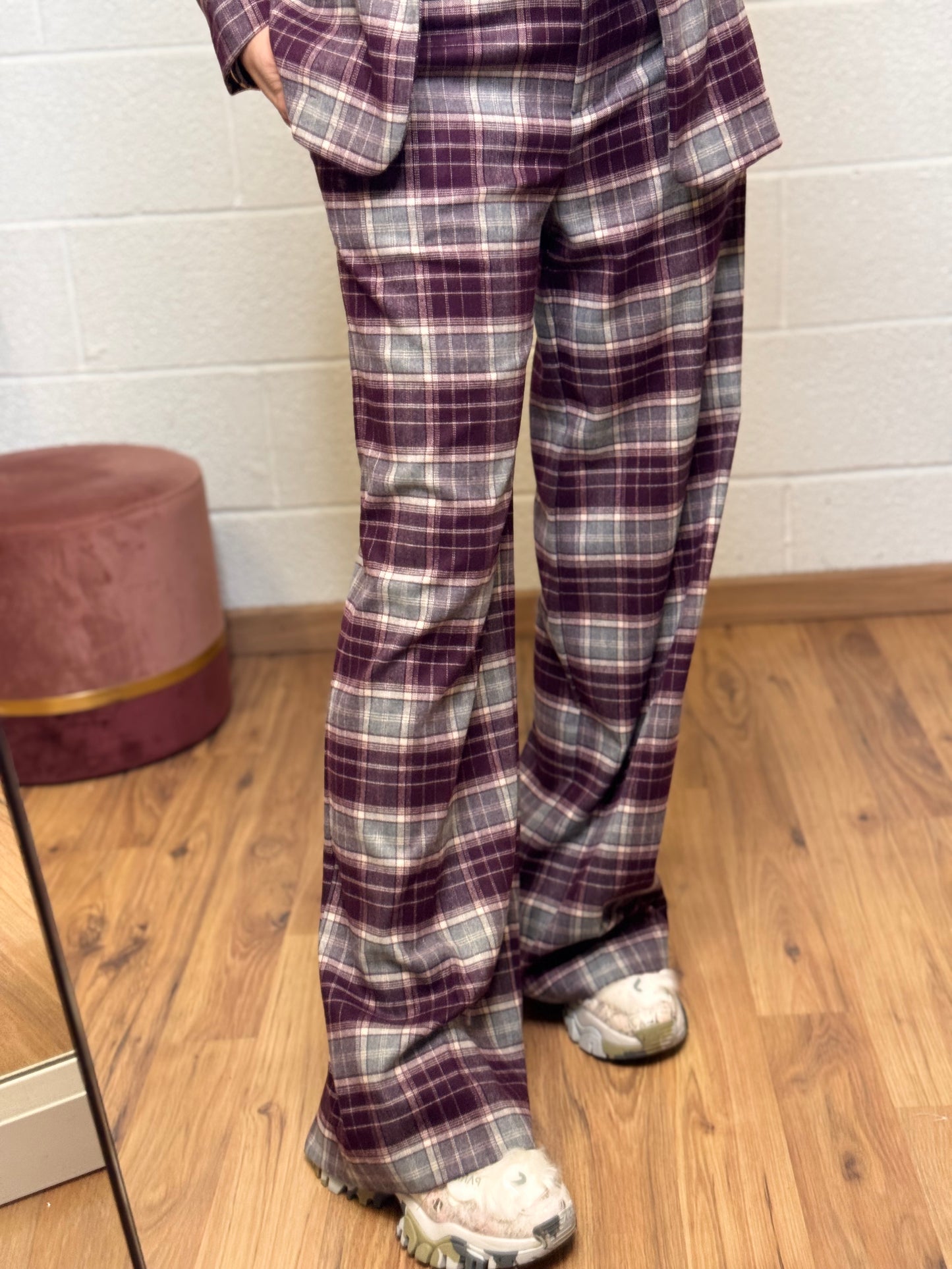 Le Streghe. Pantalone-60%