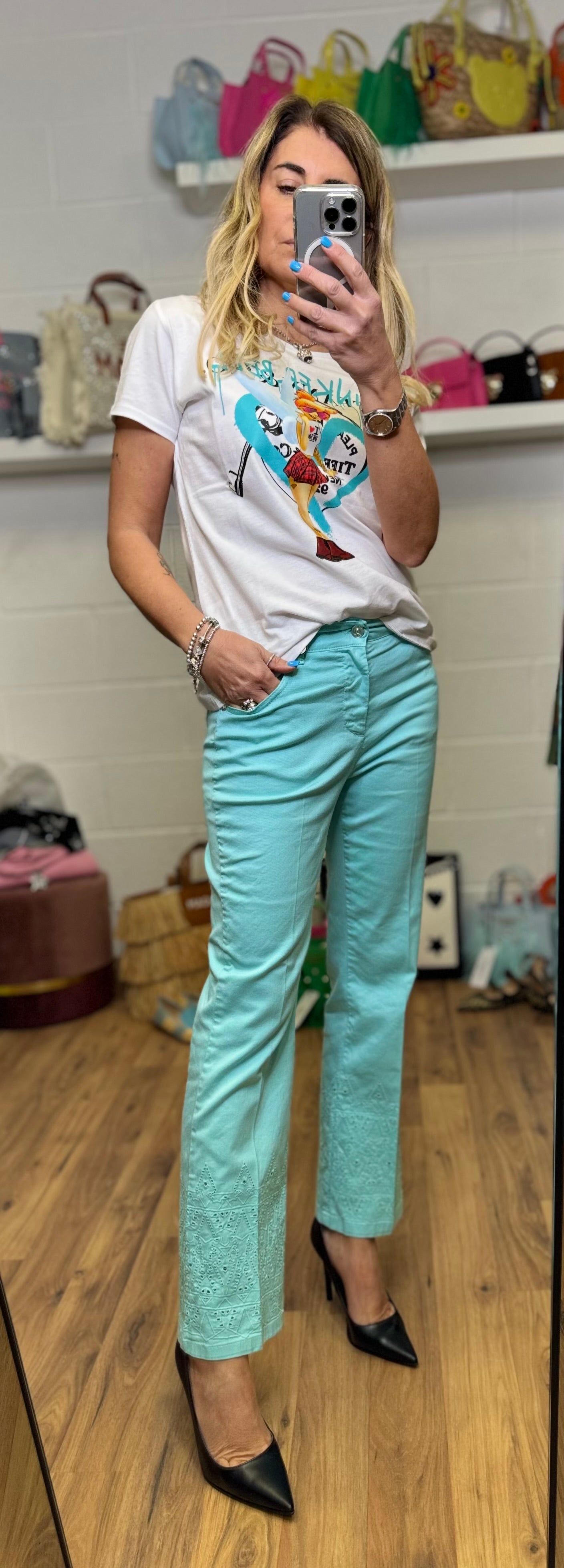 I love my pants. Pants verde tiffany