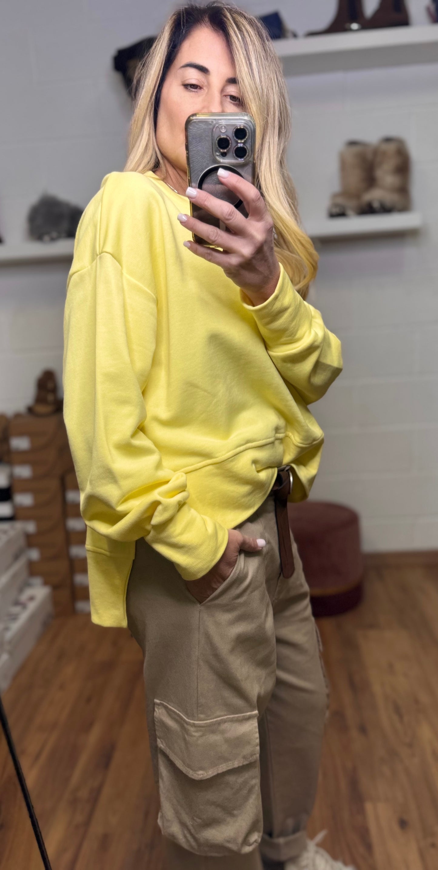 Le streghe. Felpa gialla