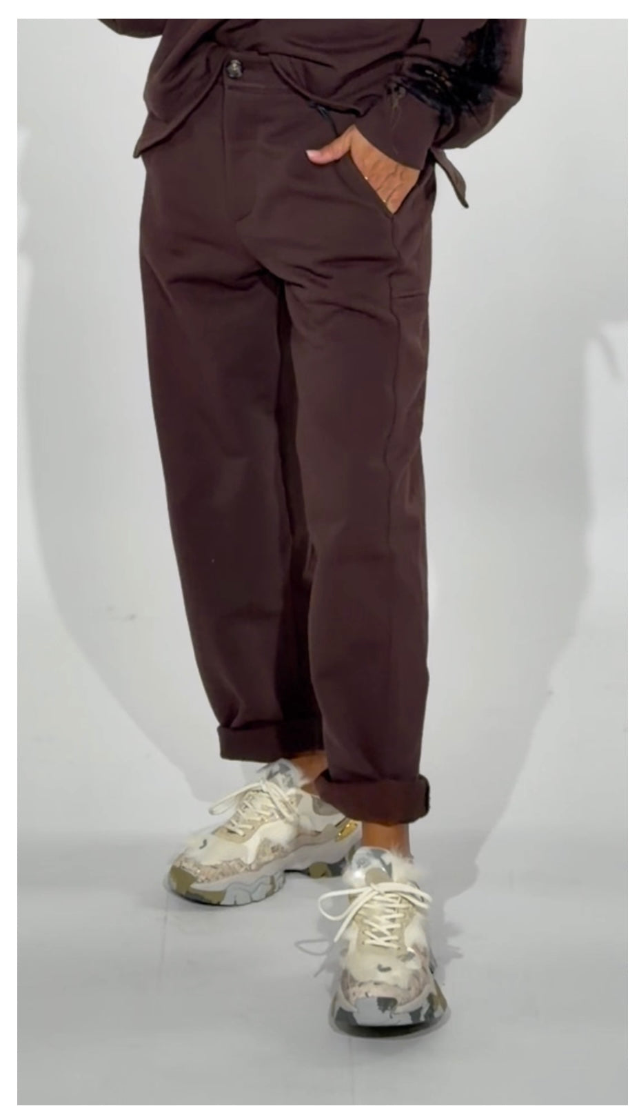 Le Streghe. Pantalone cioccolato-50%