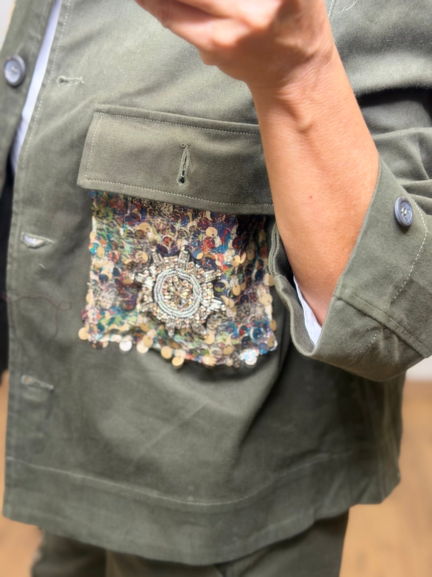 Abpink. Cargo military ricamato