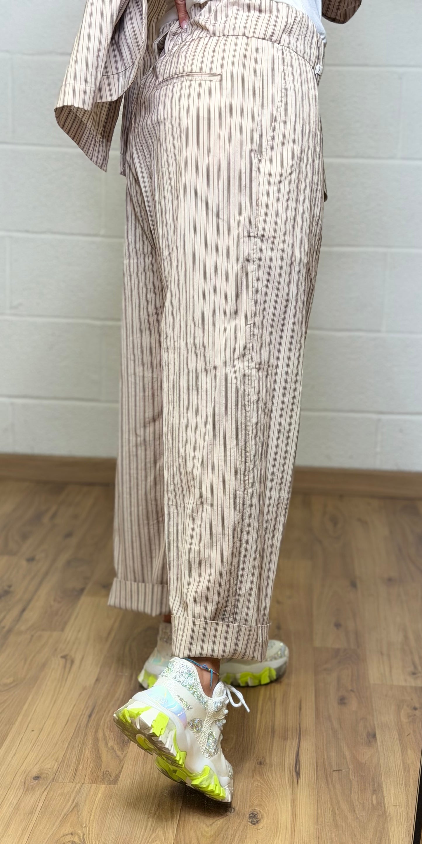 Myths. Pantalone Rilassato a Righe con Elastico in Vita