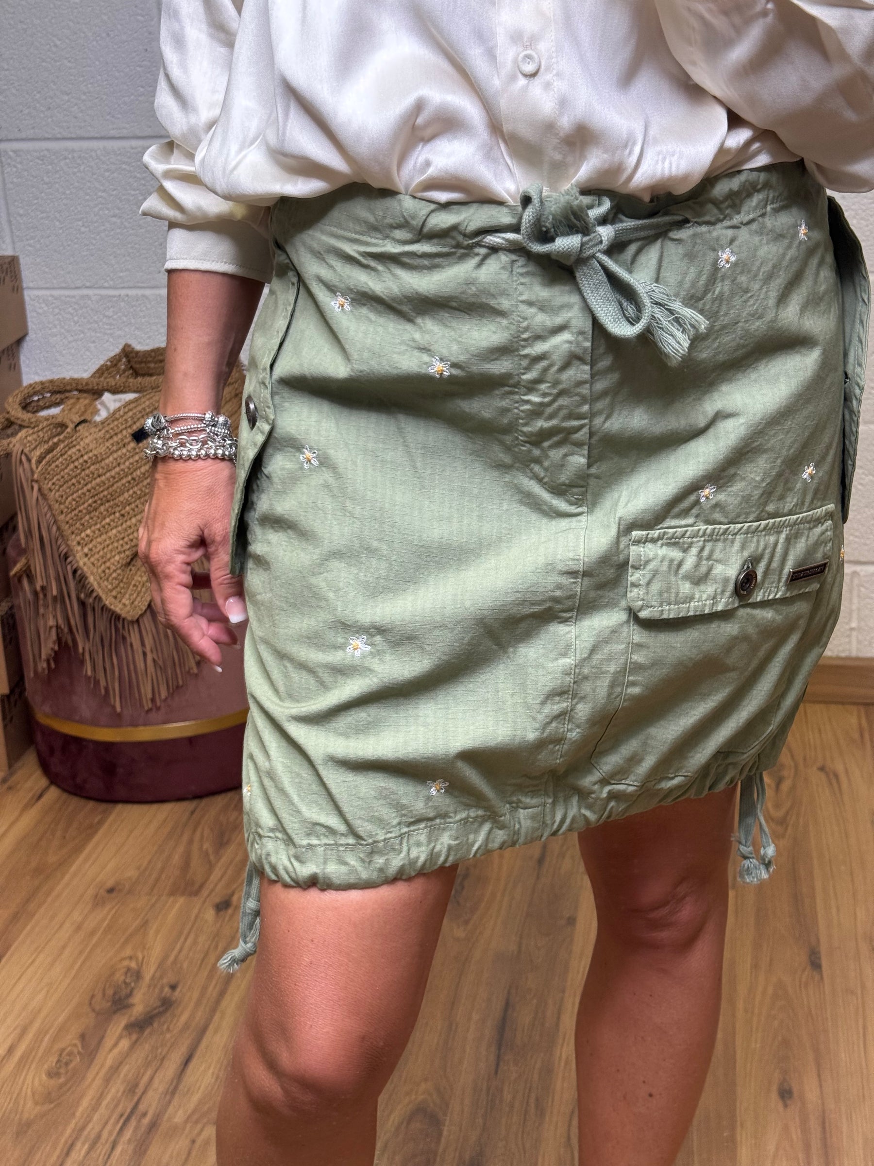 Front street. Mini cargo verde-60%