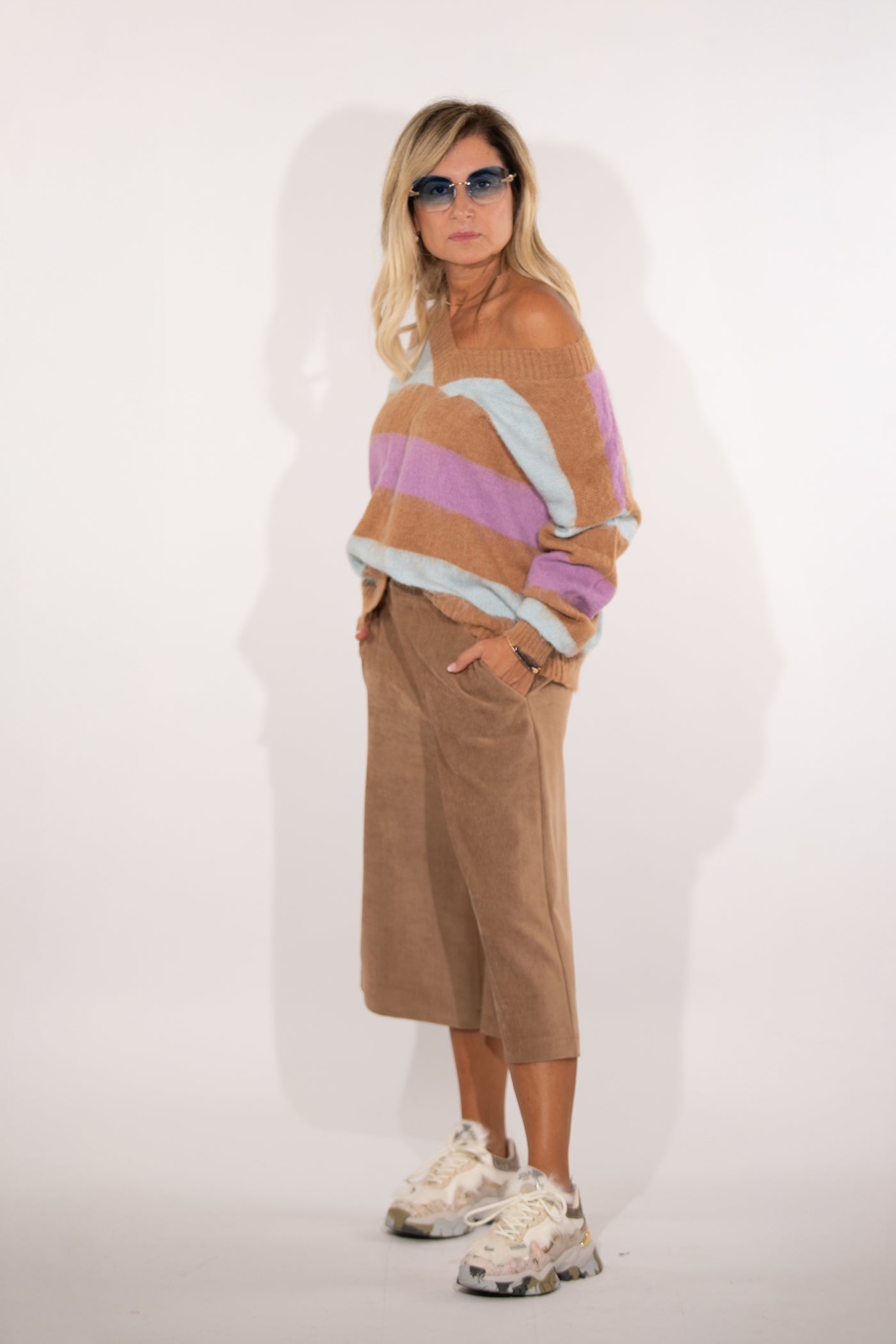 Le Streghe. Bermuda in velluto camel-60%