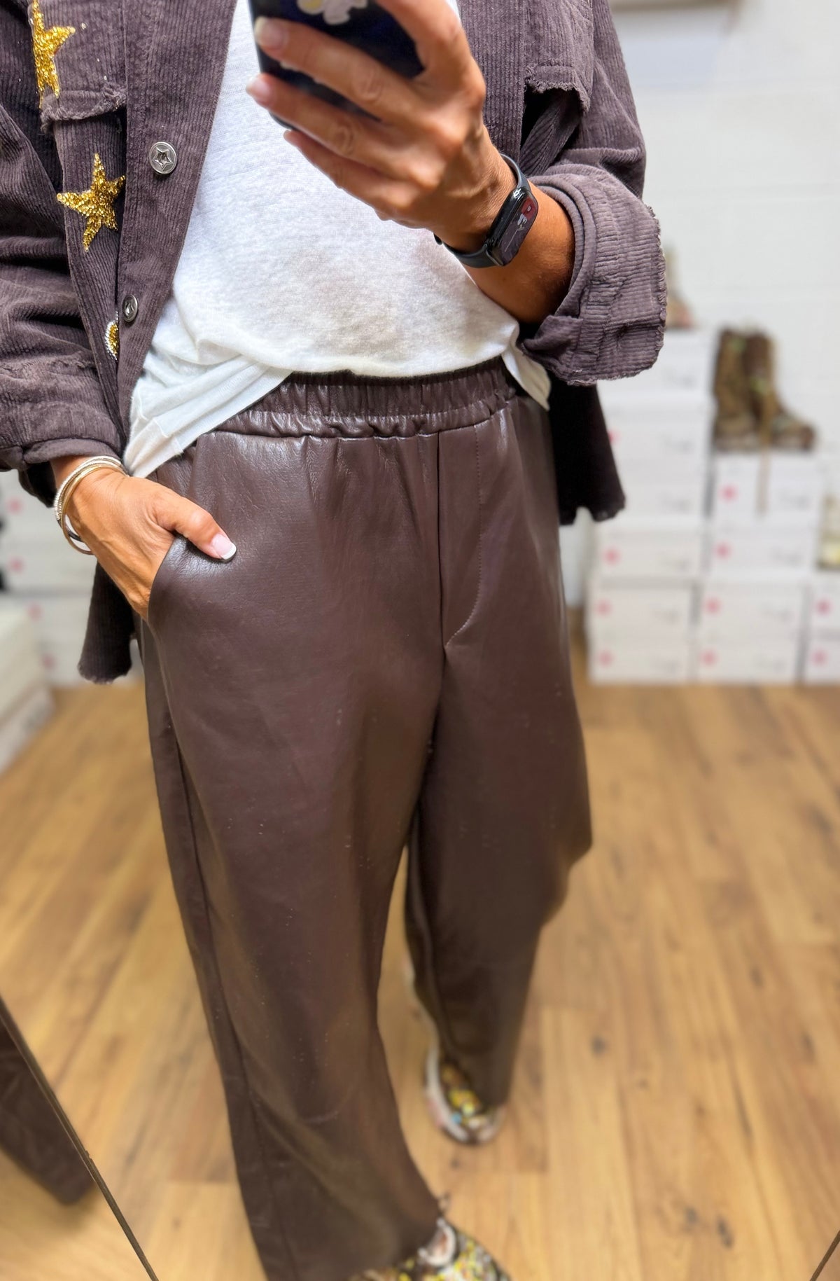 Abpink . Pantalone in similpelle cioccolato