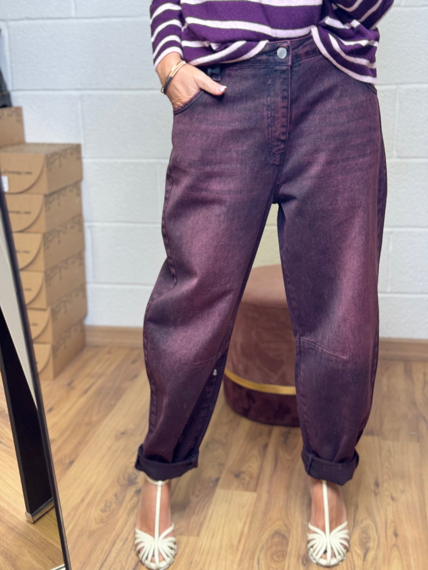 Le streghe . Denim balloon burgundi