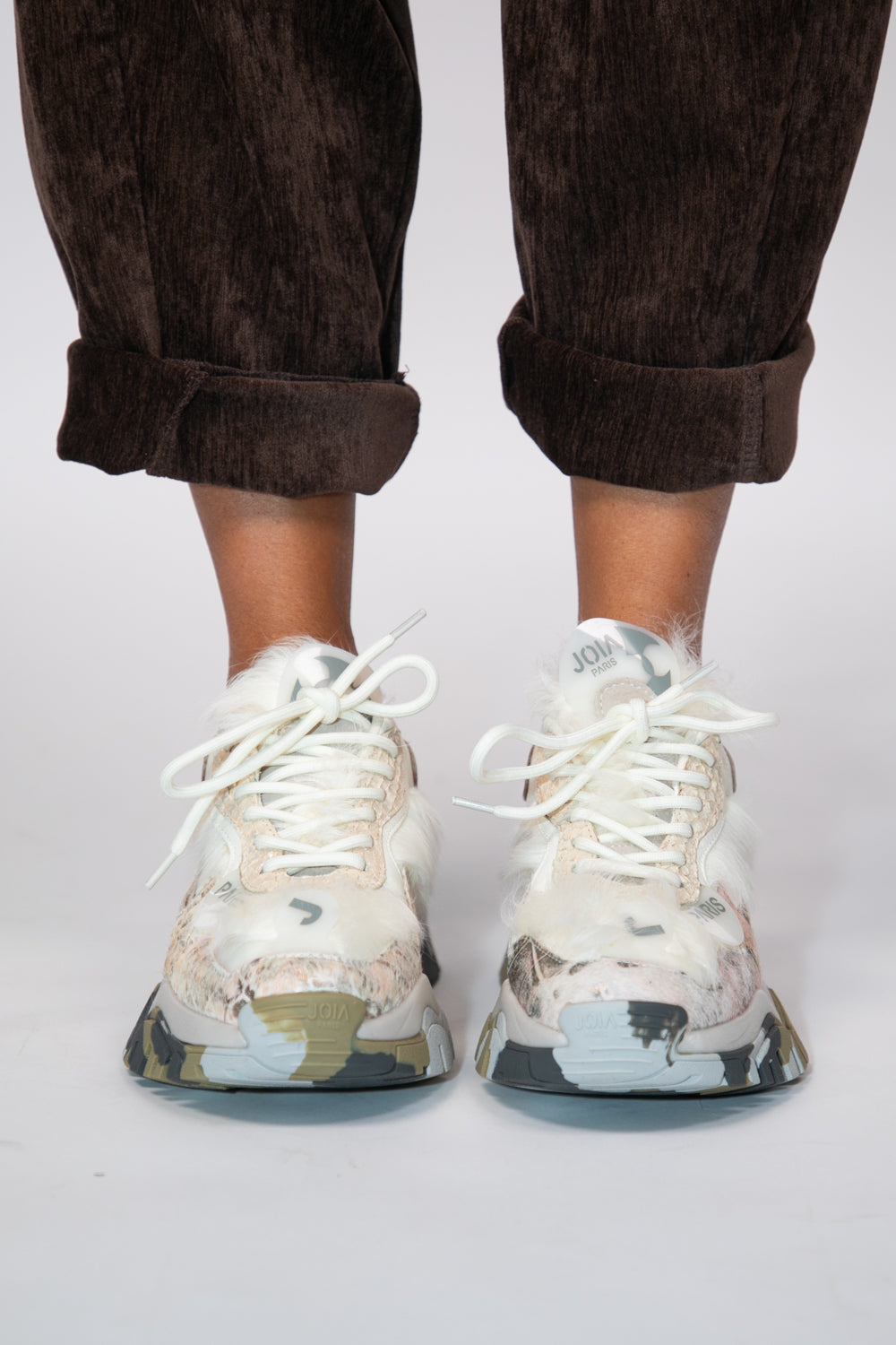 Joia Paris. Sneakers white gold