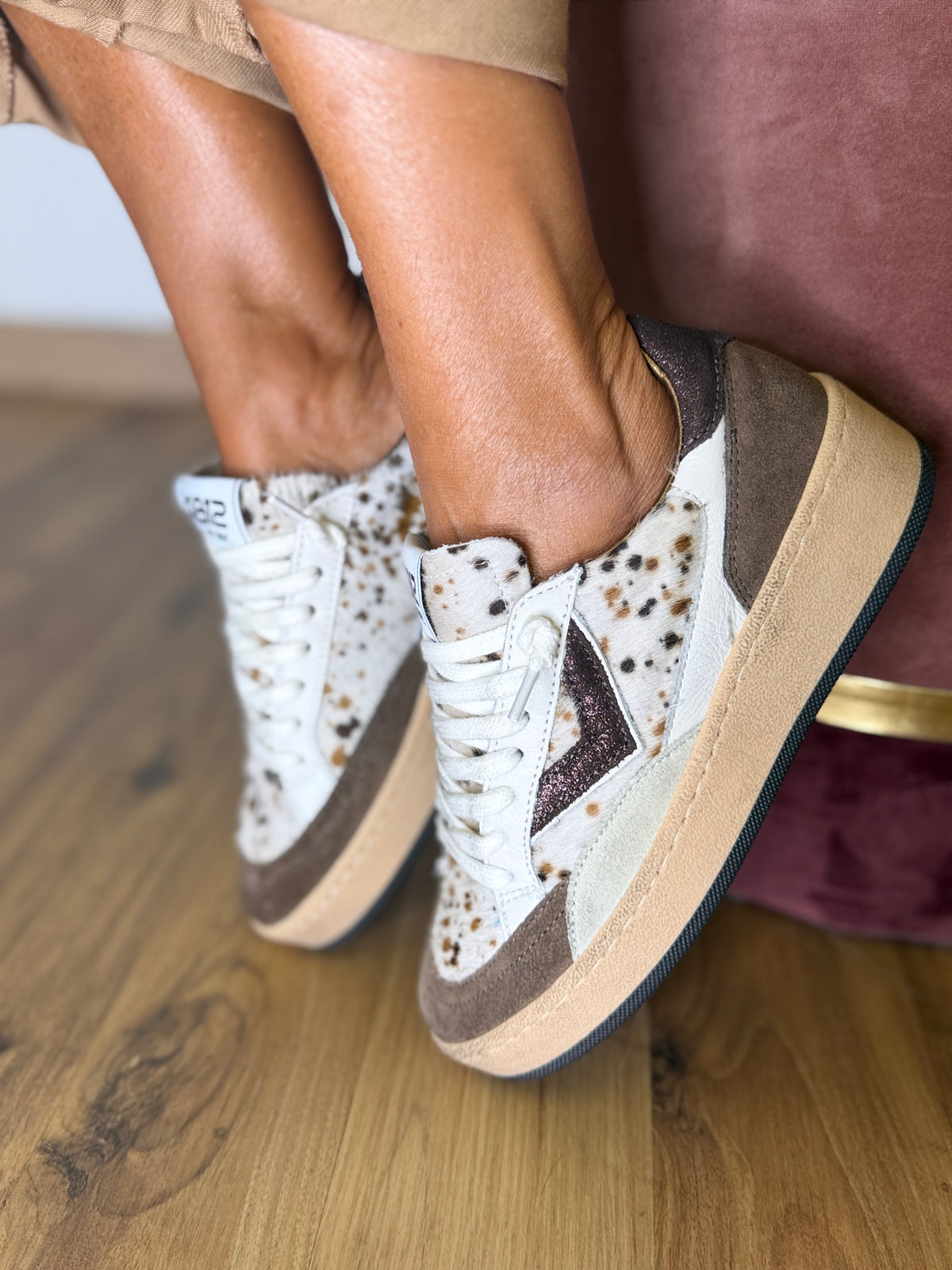4B12. Sneakers animalier