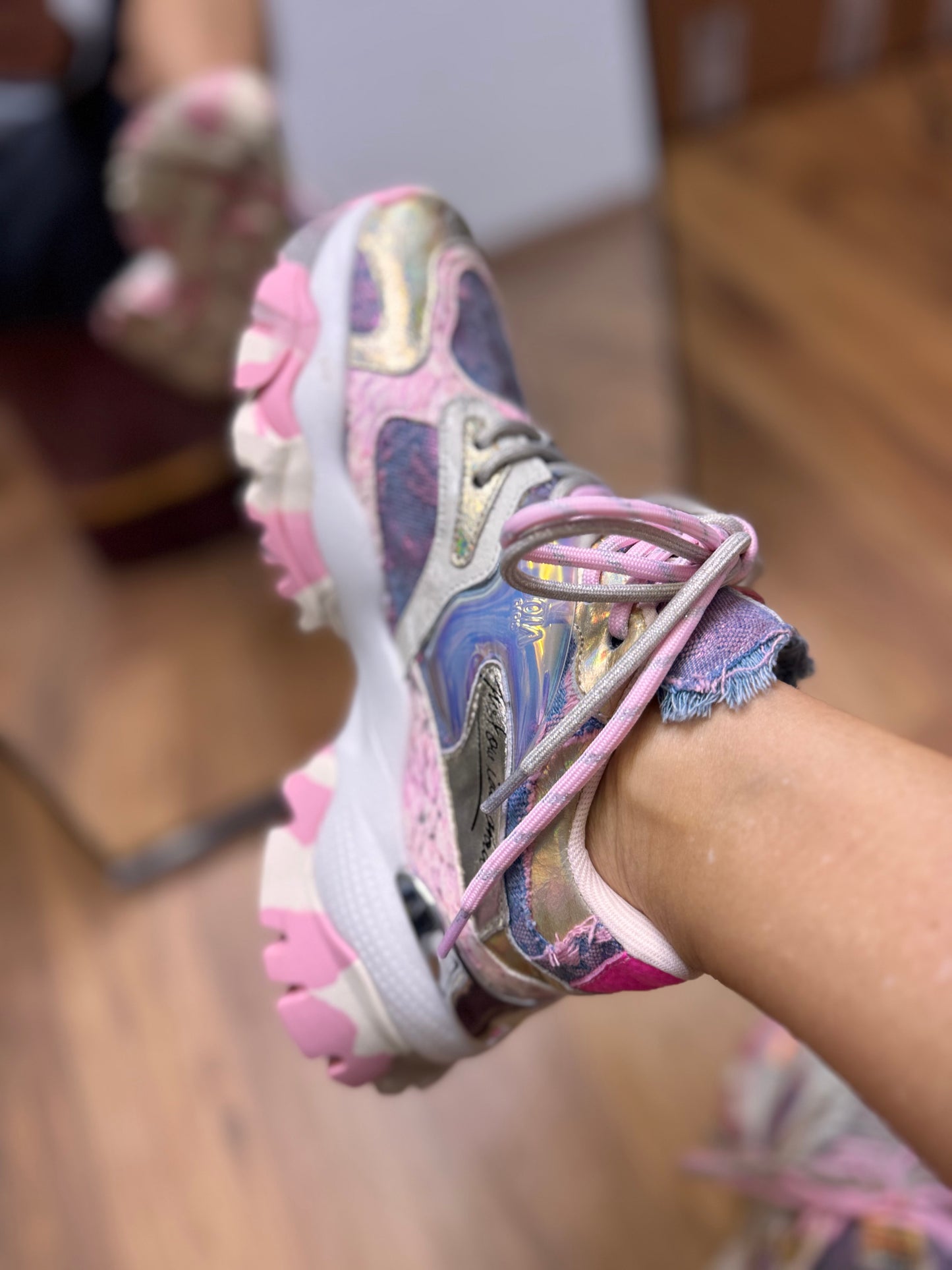 Joia Paris. Sneakers rosa e denim.-30%