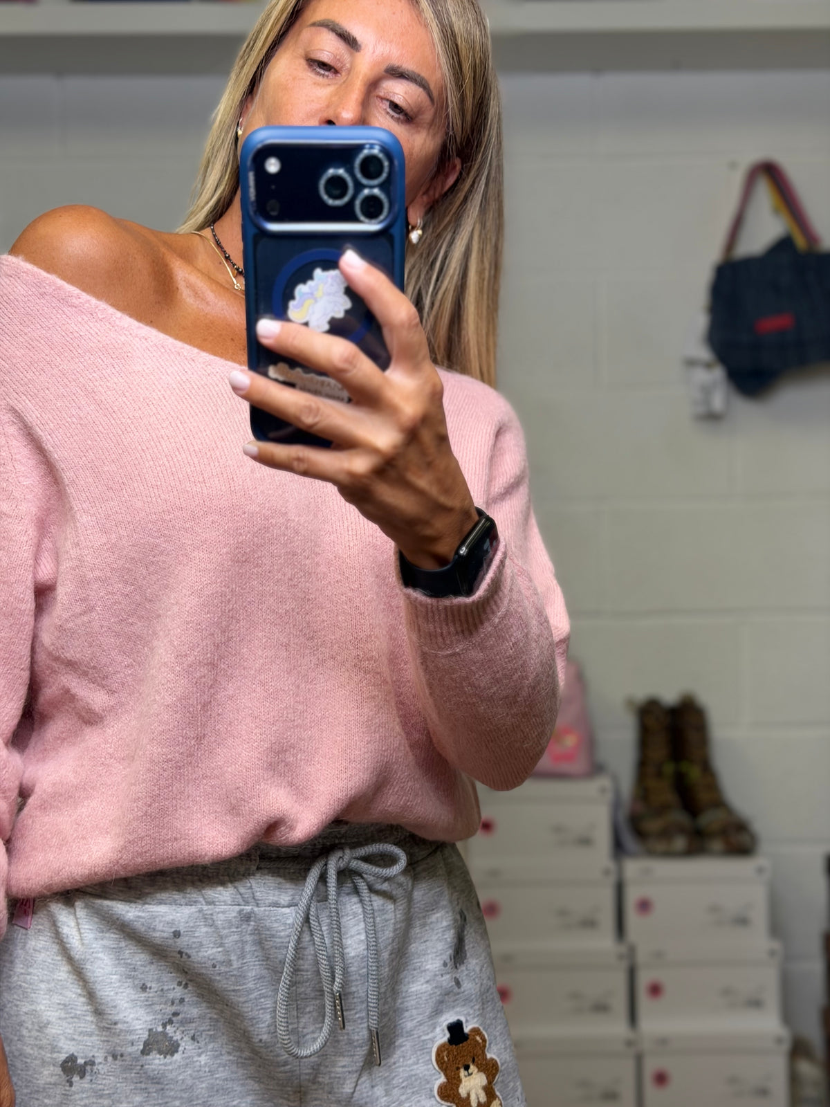Emma red . Pull confetto scollo a V