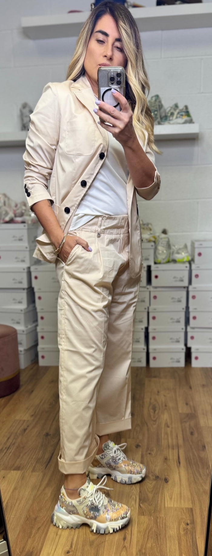 Eva Boutique 21, Myths. Panta burro-50%