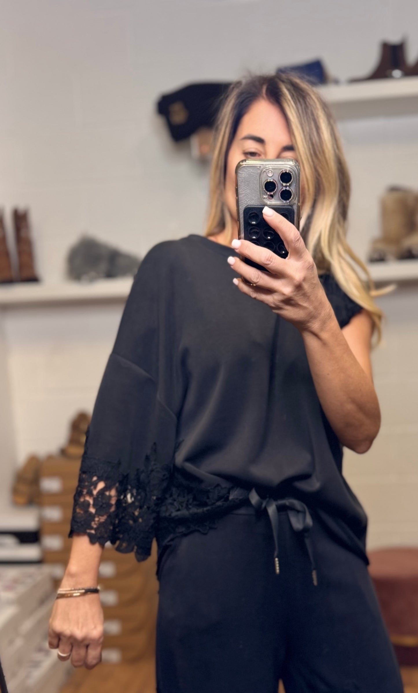 Le Streghe. Completo pizzo nero