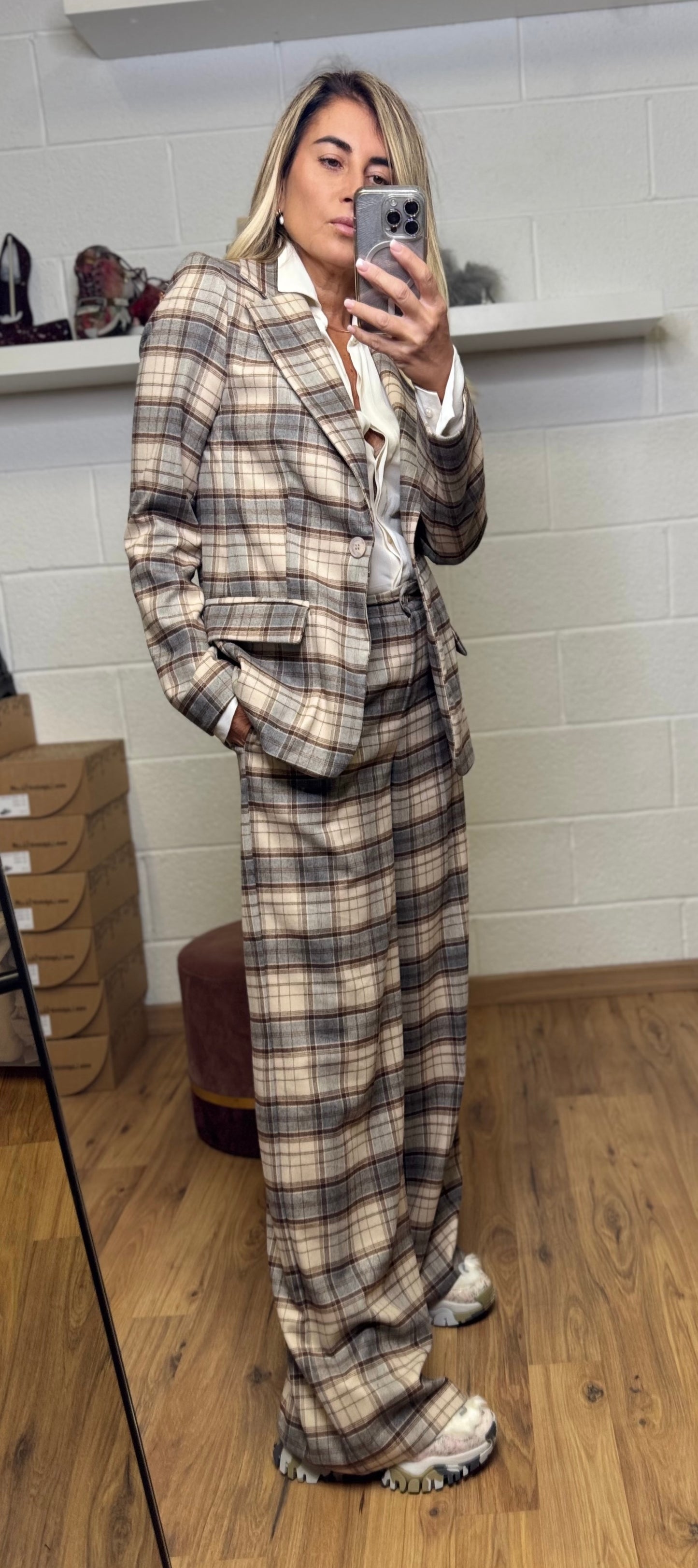 Le Streghe. Blazer check grigio e taupe