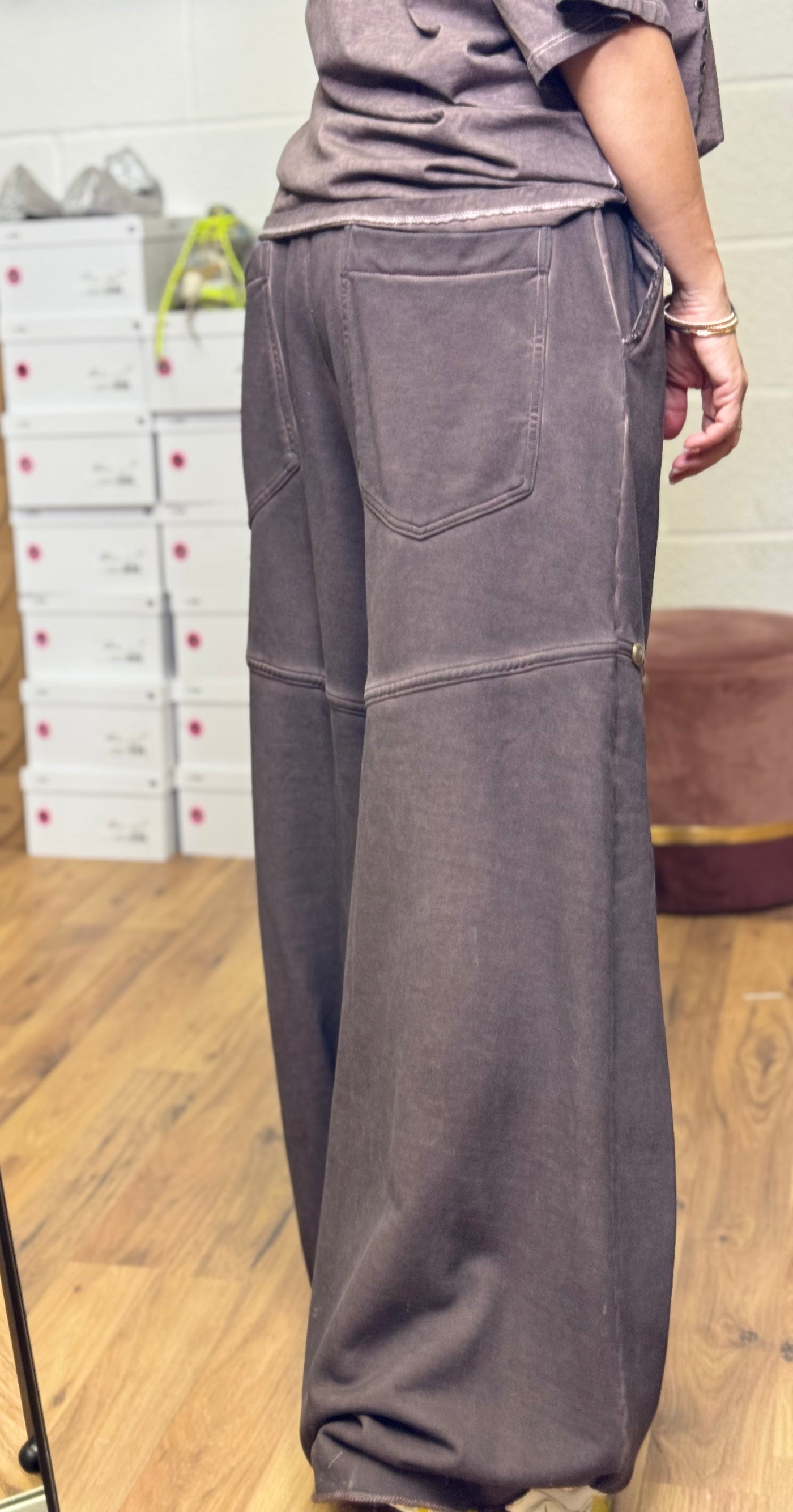 Front Street. Panta palazzo con borchie-50%