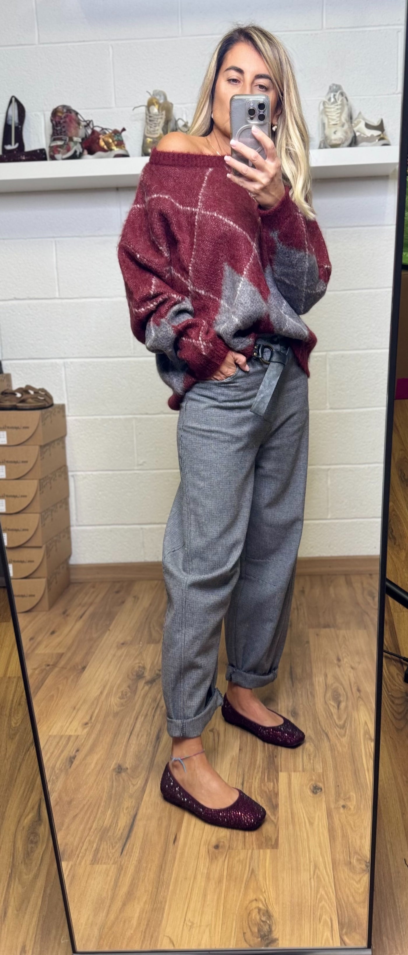 Le Streghe. Pantalone grigio-60%