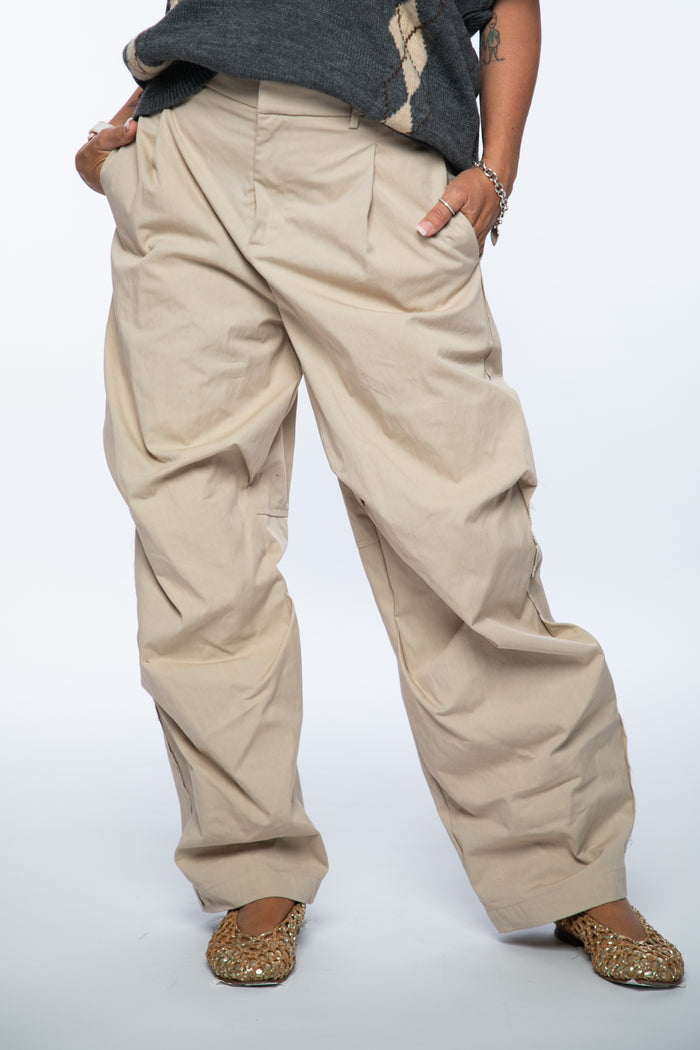 Eva Boutique 21, Front Street. Panta desert-60%