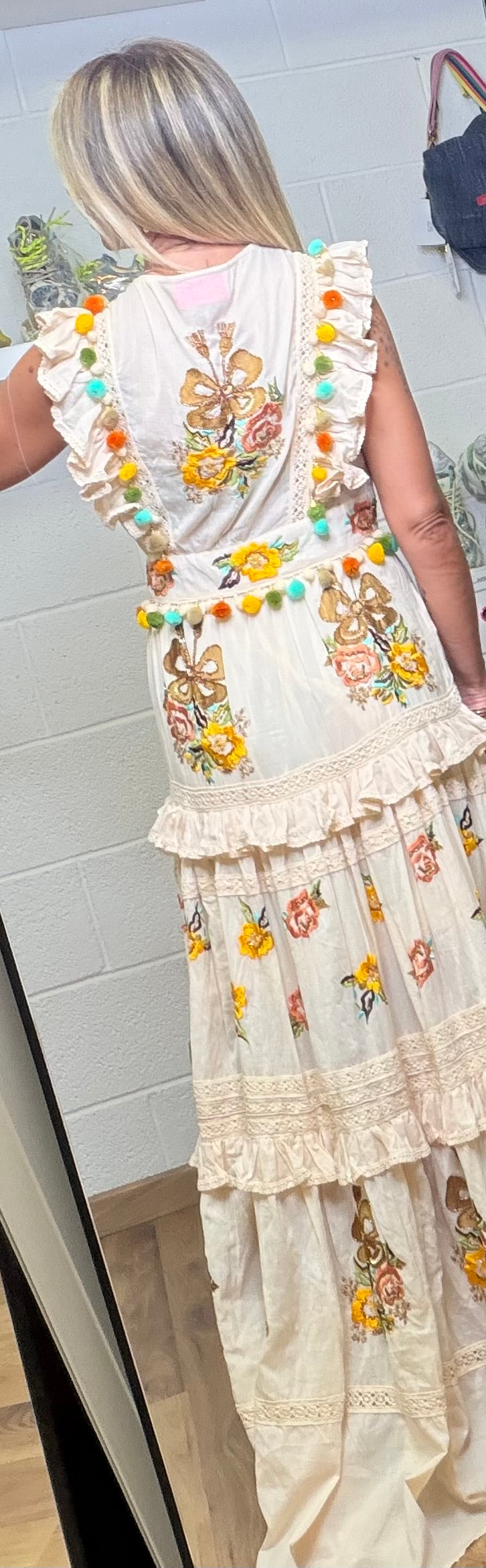 ABpink. Abito lungo boho con ricami floreali e pon pon multicolor