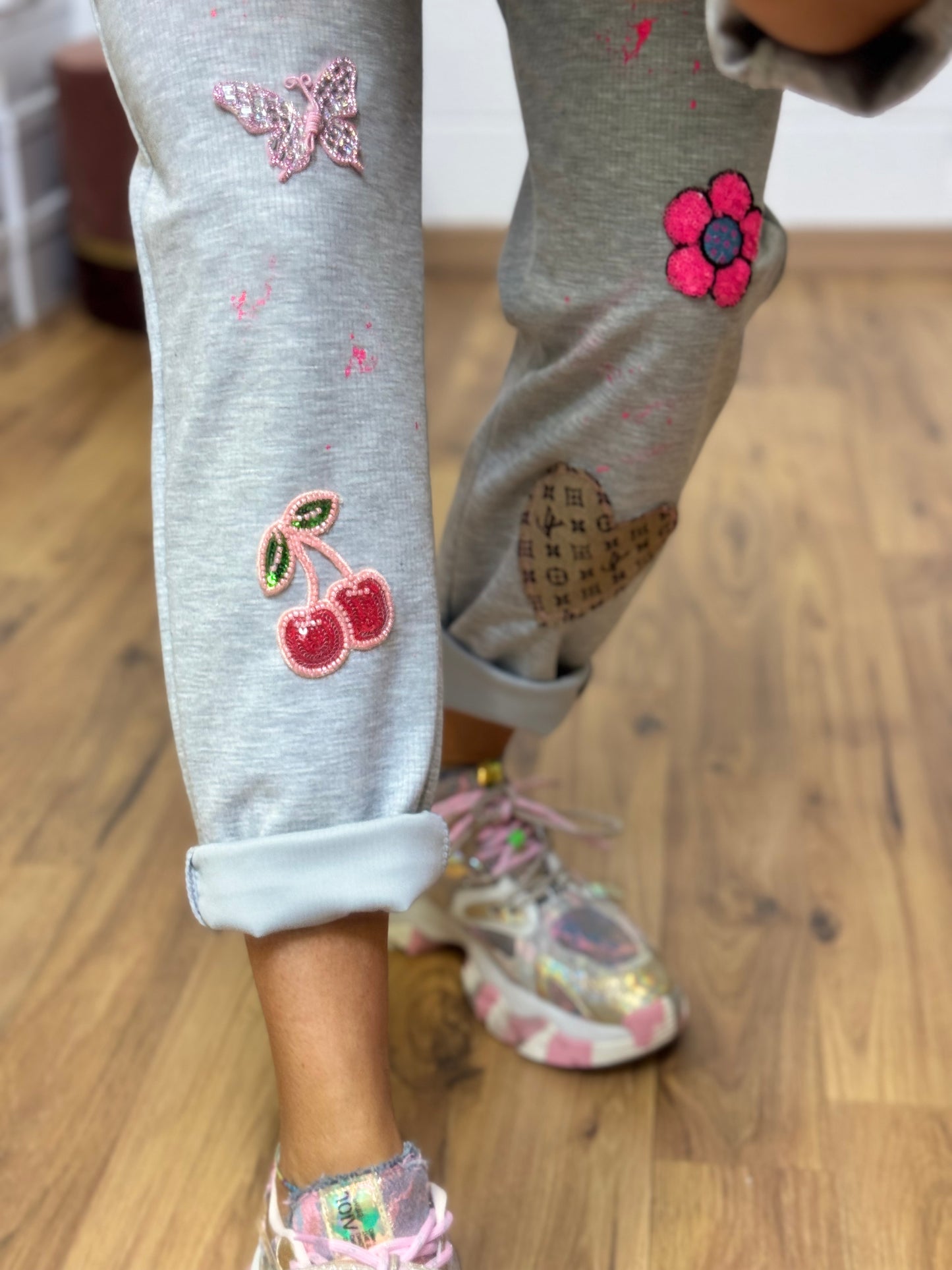 AB Pink. Completo in cotone garzato grigio