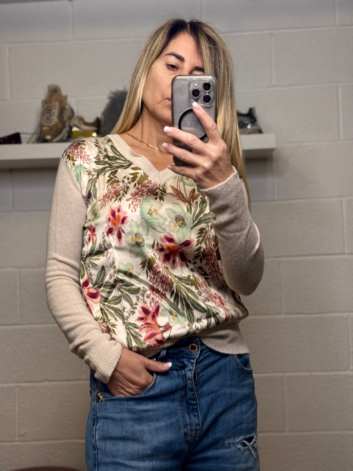 Shirtaporter. Pull scollo a V