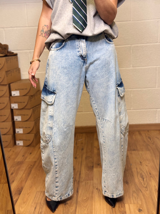 Dixie. Denim cargo wide leg